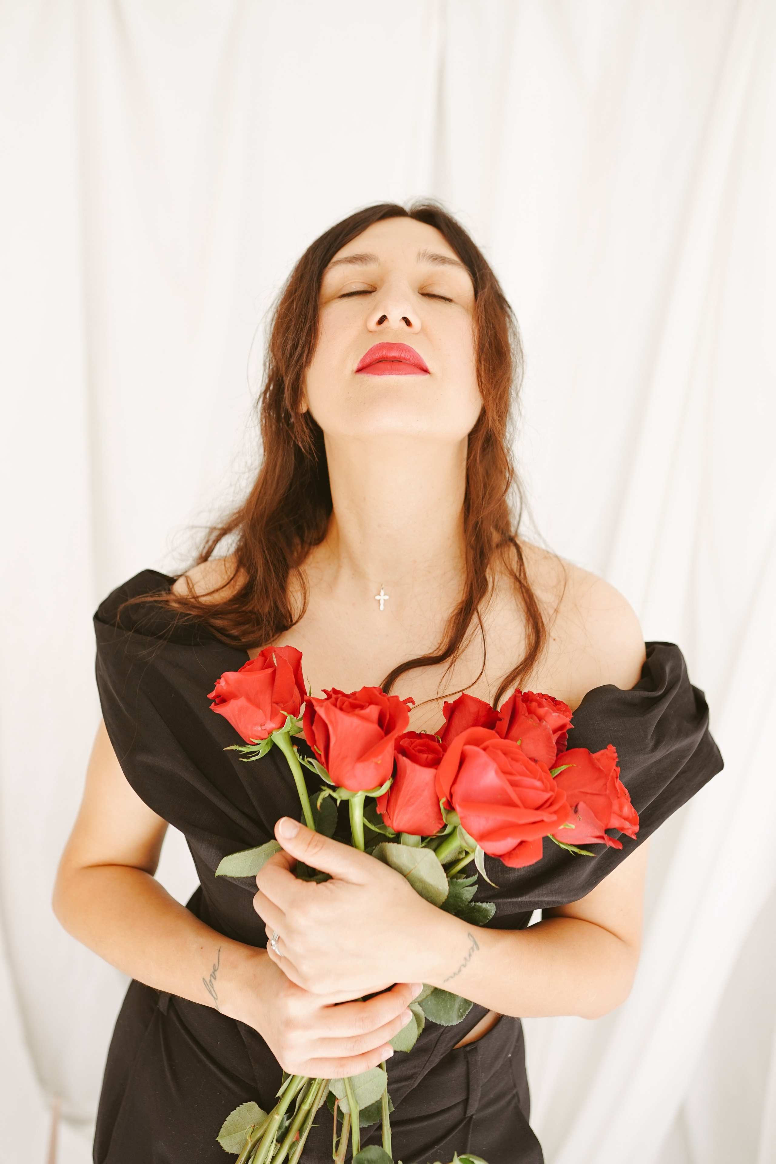 Fotografie de Portret Brașov | Artist Mădălina Beda. Madalina Beda- Artist vizual, fotograf, doula la nastere, consultant babywearing Brasov si in toata tara