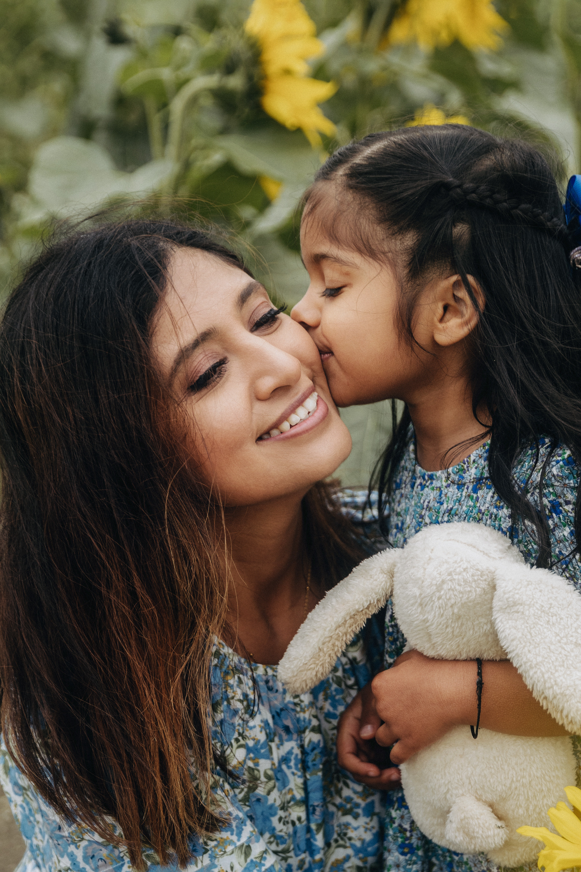 Vie’s family Sunflowers. Newborn and Family Photographer in Bromley, London, Liliya Potekhina