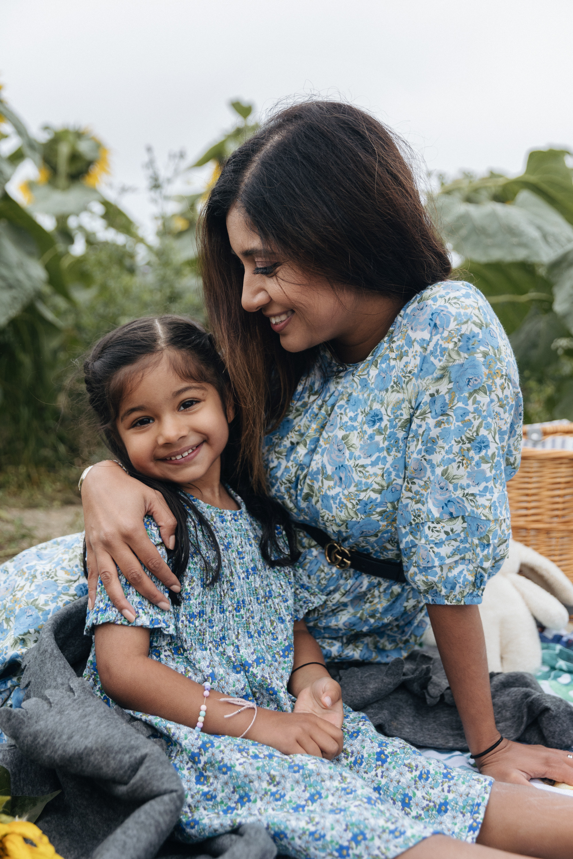 Vie’s family Sunflowers. Newborn and Family Photographer in Bromley, London, Liliya Potekhina