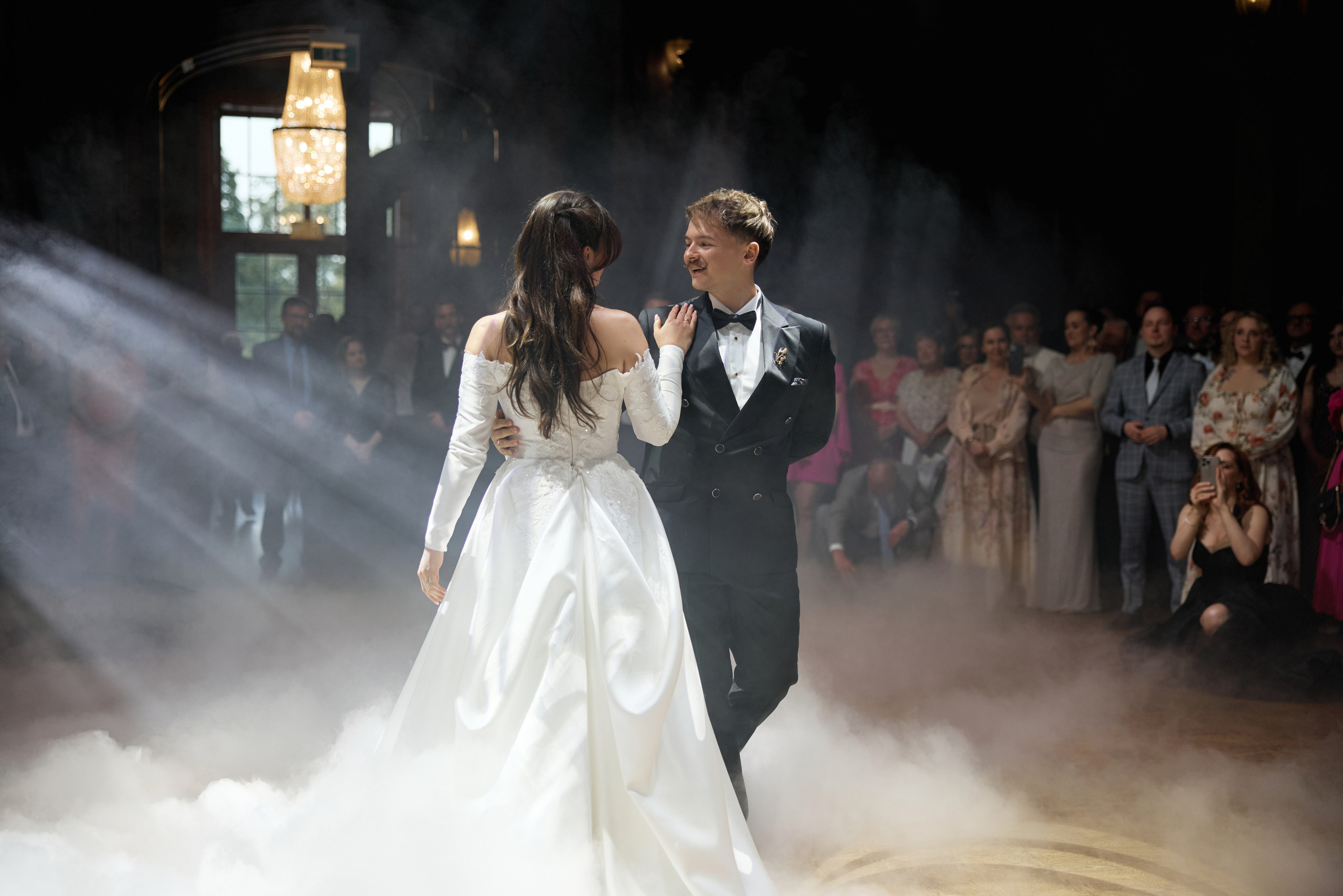 Wiktoria & Kacper. Pałac Goetz. Fotograf ślubny i rodzinny w Krakowie Yana Klymova