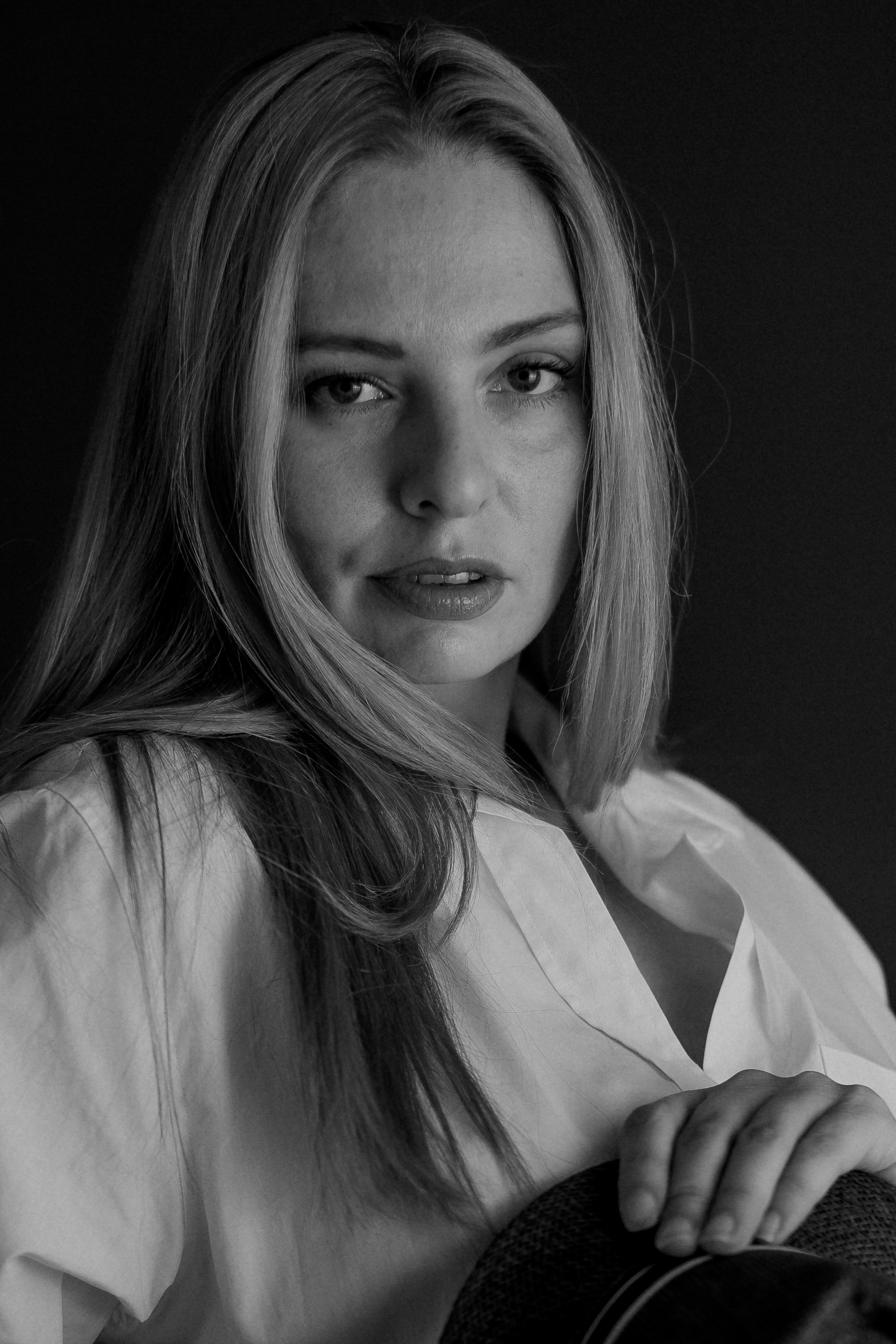 A black and white story. Iryna Zhyvora | Photographer | Stockholm