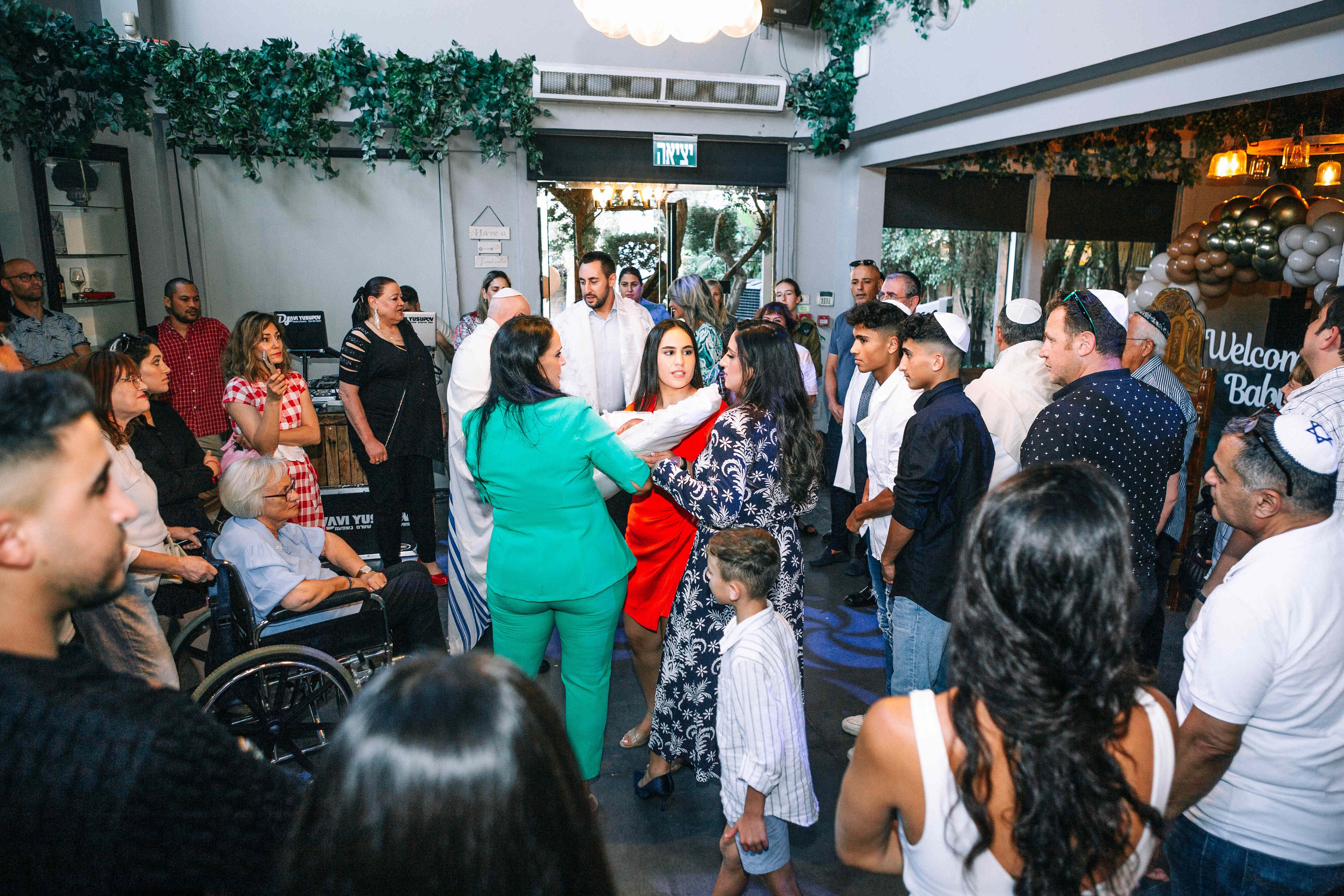 BRIT MILA (BIG EVENT). PHOTOGRAPHER IN ISRAEL