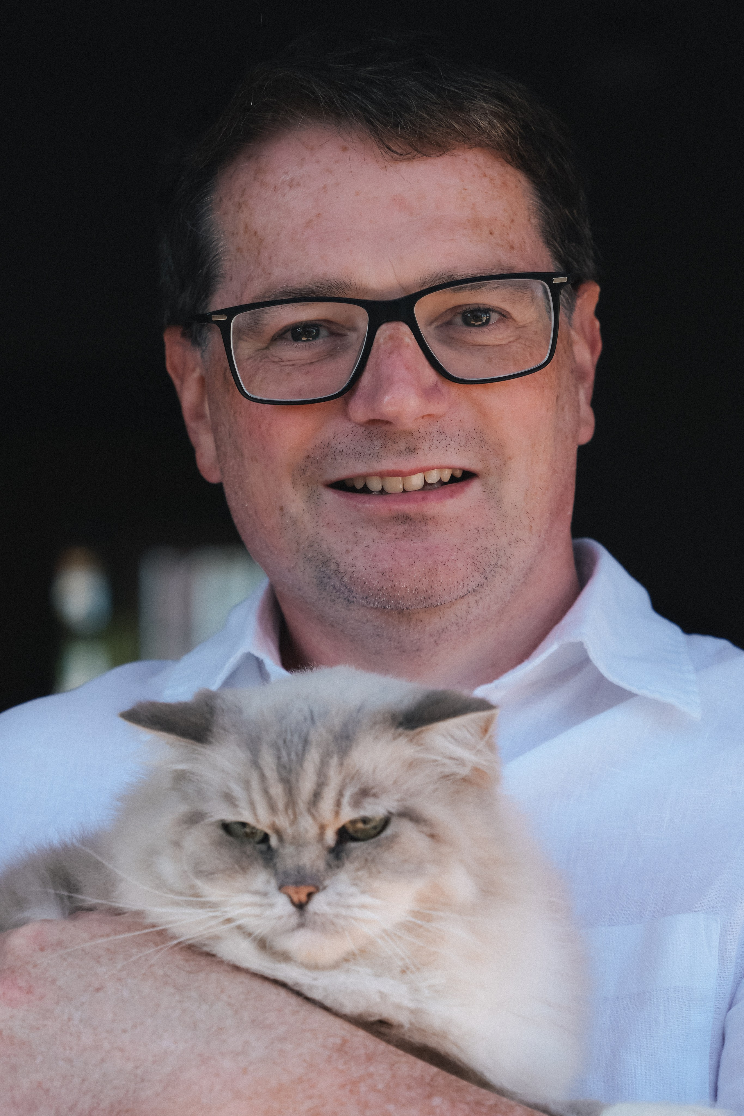 Relaxed family photography Solihull, portraits with parents, children and their cat.