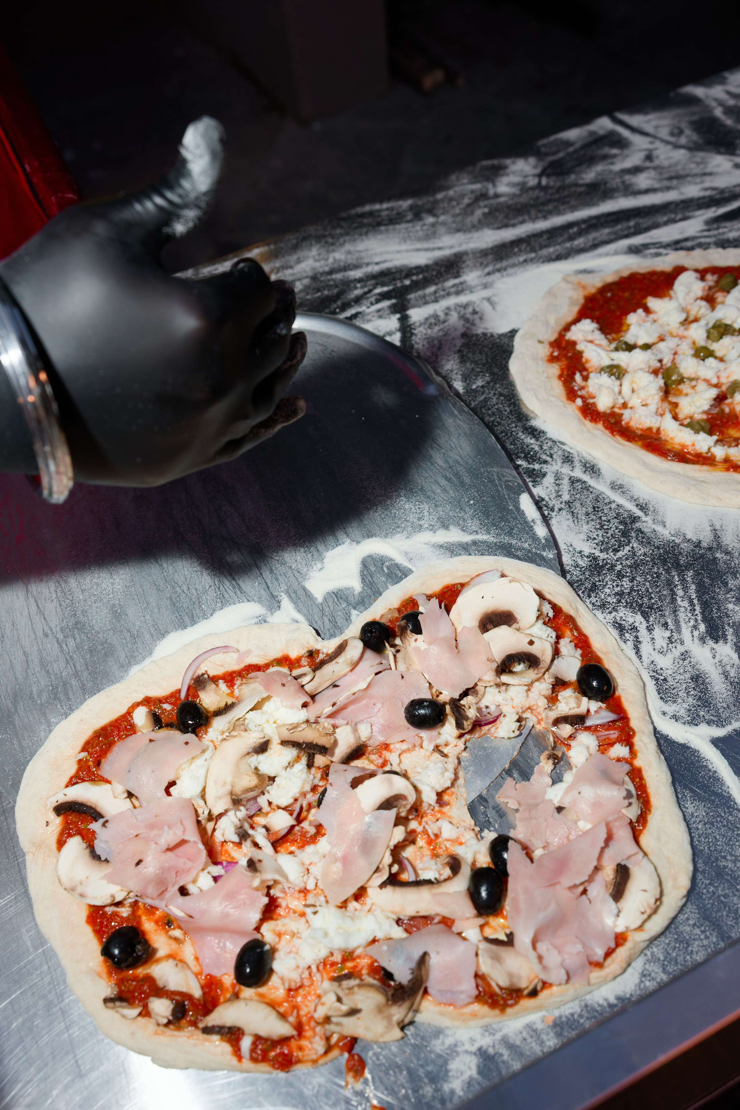 Pizza Party at Tenuta Massini, Florence, Italy. Destination Wedding Photographer — Nikita Burtsev