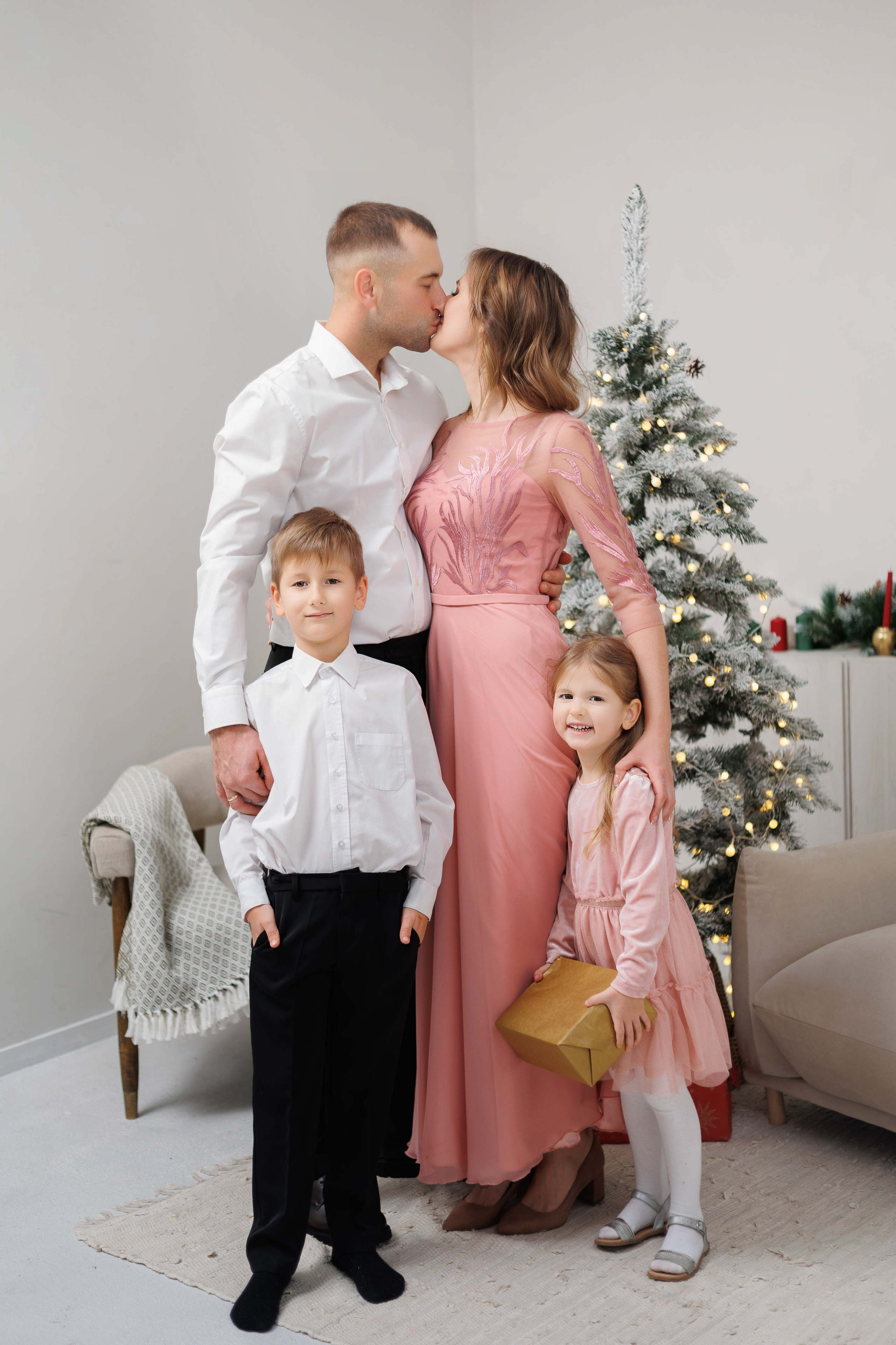 Новогодняя съёмка в студии. Семейный и детский фотограф в Вильнюсе Светлана Наумова