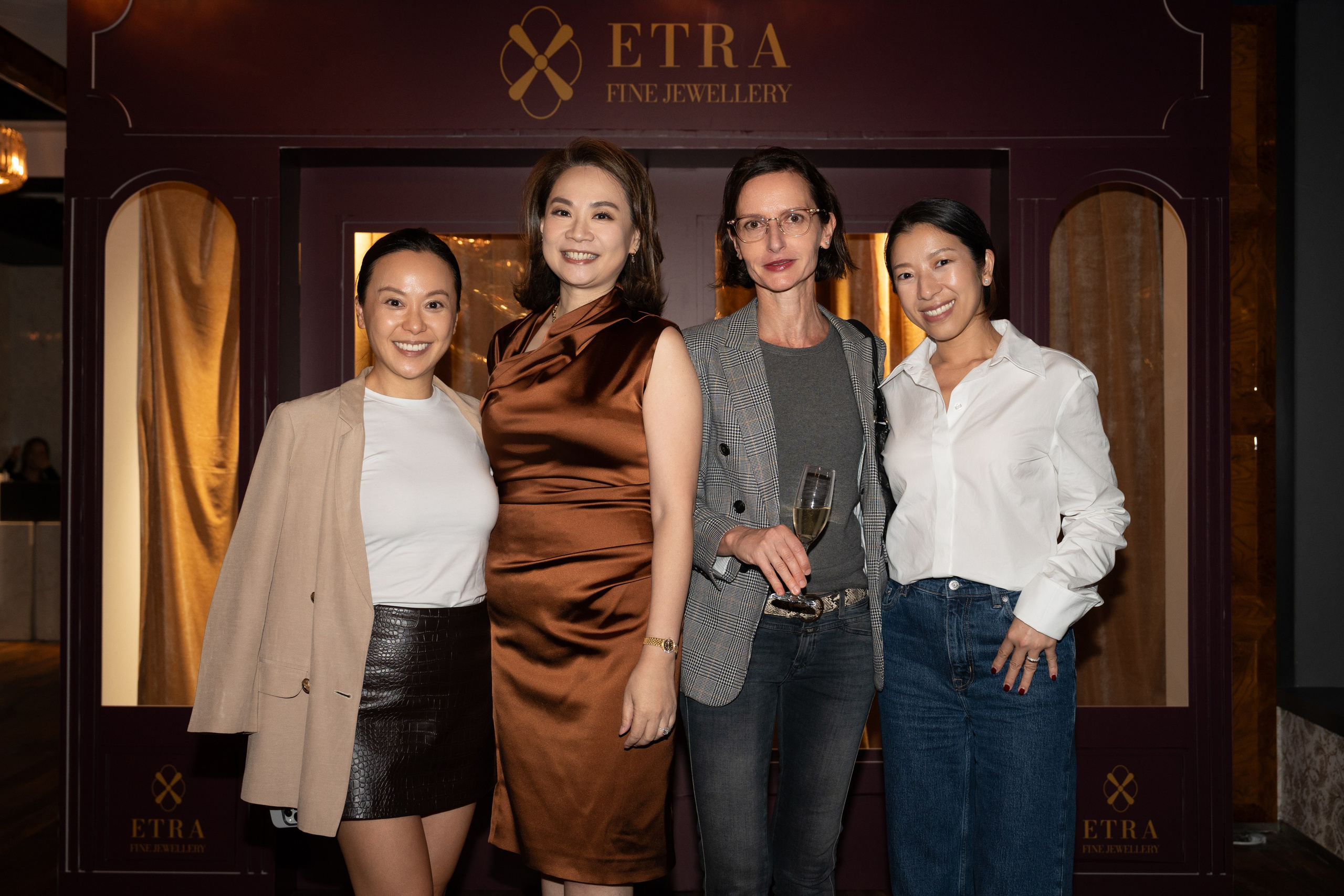 ETRA JEWELLERY. ФОТОГРАФ В ГОНКОНГЕ (СВАДЬБЫ, FASHION, СЕМЕЙНЫЕ, МЕРОПРИЯТИЯ, ФОТОПРОГУЛКИ)