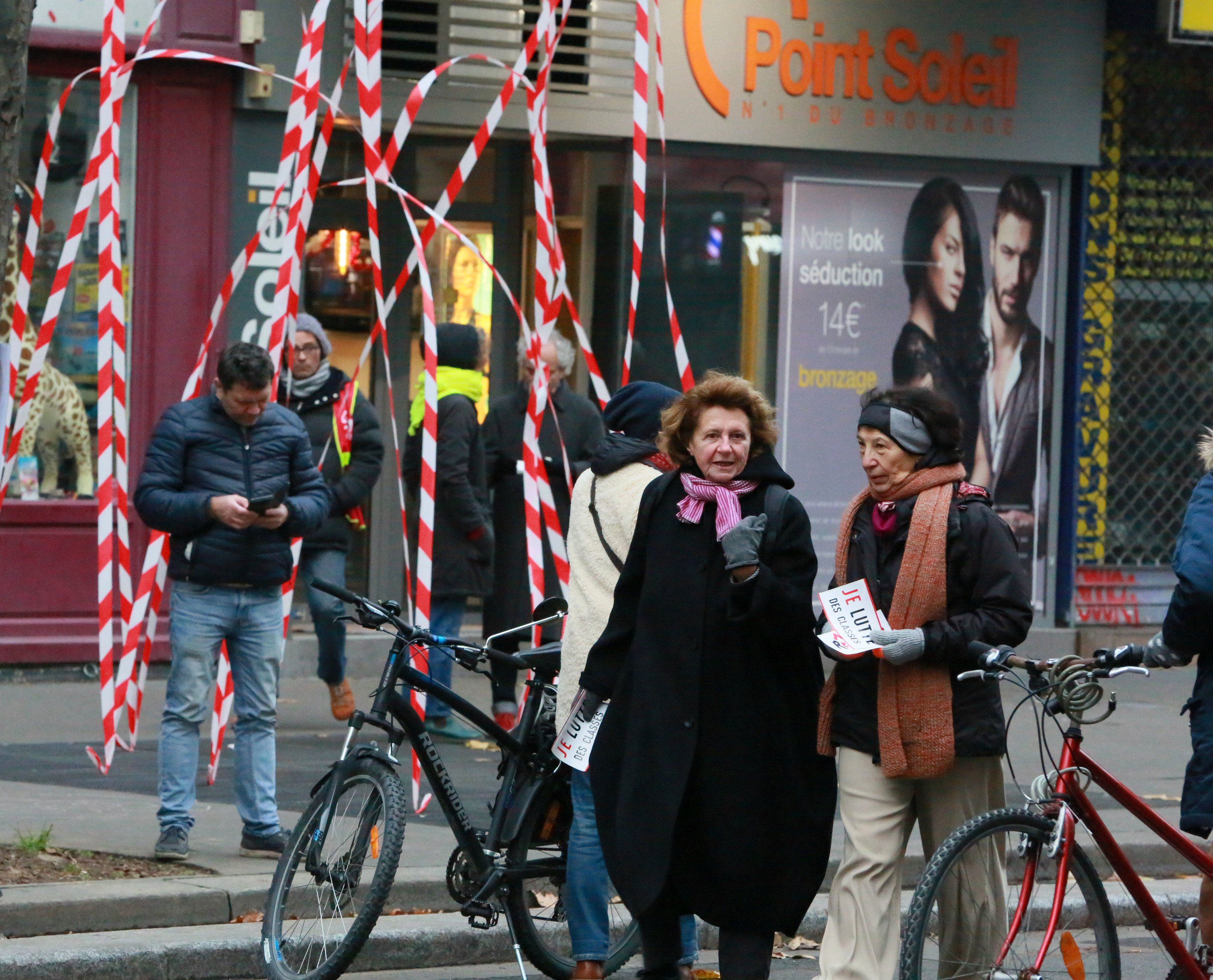 Manifestations contre la loi de la « sécurité globale ». Natalia Bogdanovska. Films et photographie corporate en France