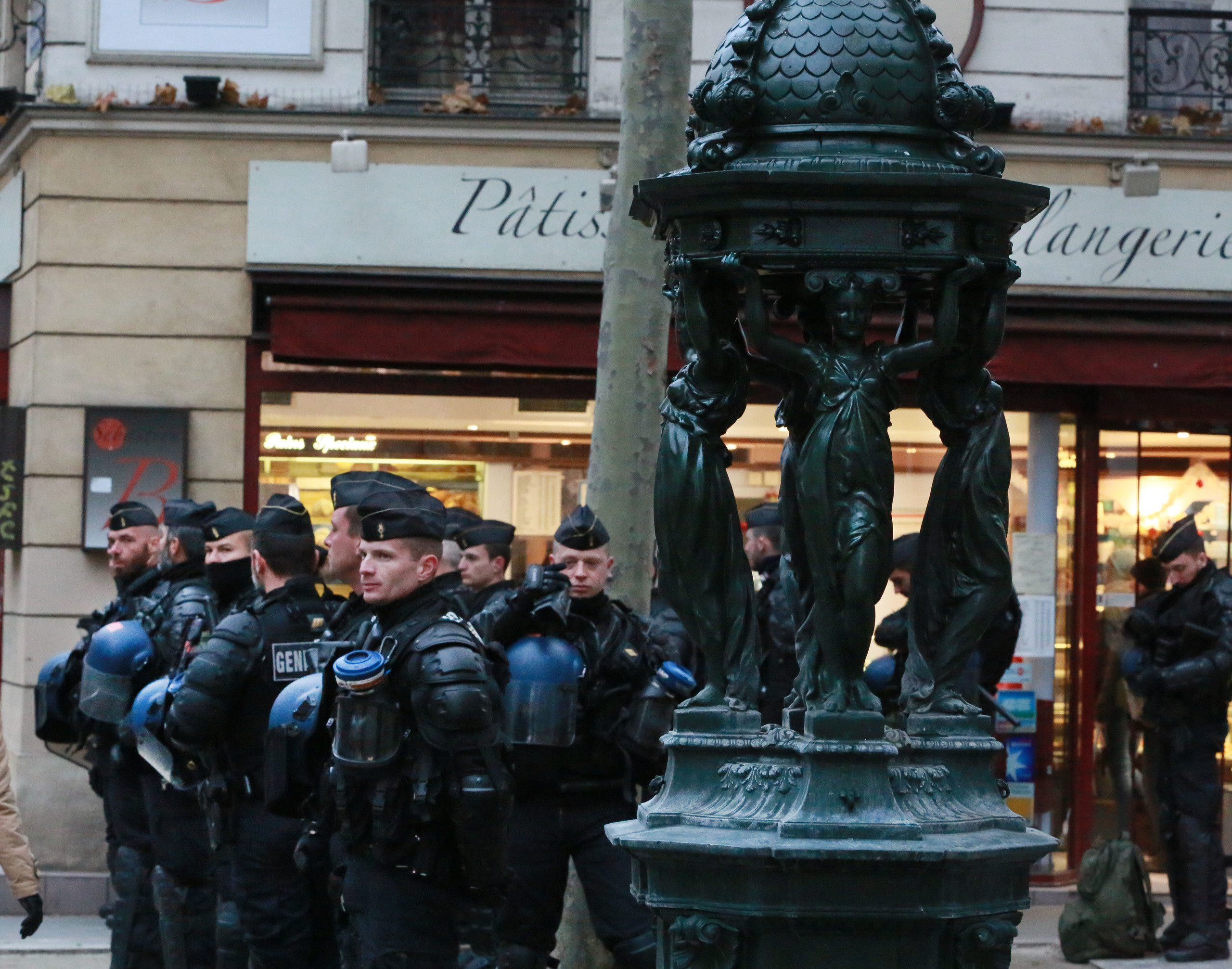 Manifestations contre la loi de la « sécurité globale ». Natalia Bogdanovska. Films et photographie corporate en France