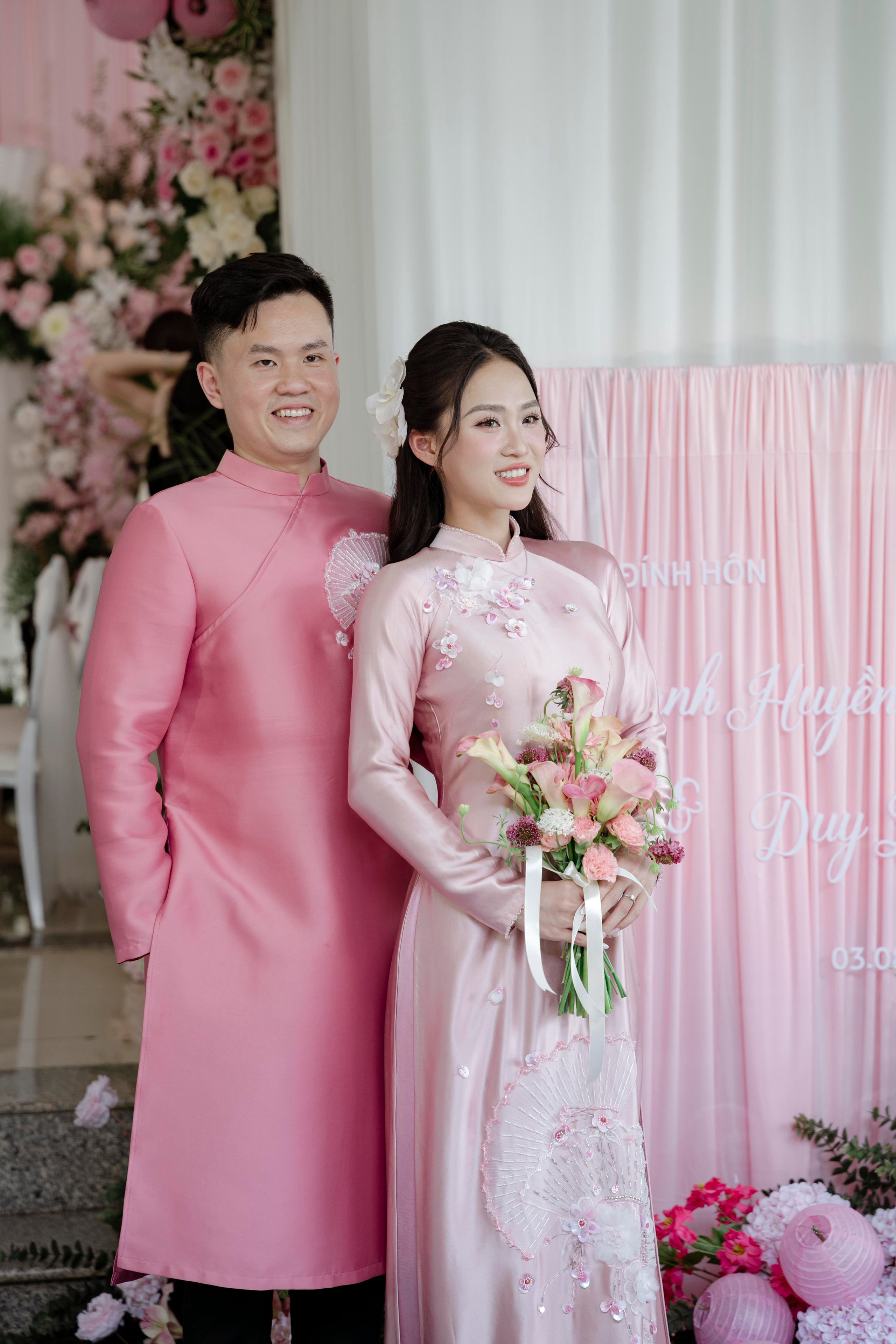LINH & HUYEN. WEDDING PHOTOGRAPHER IN VIETNAM