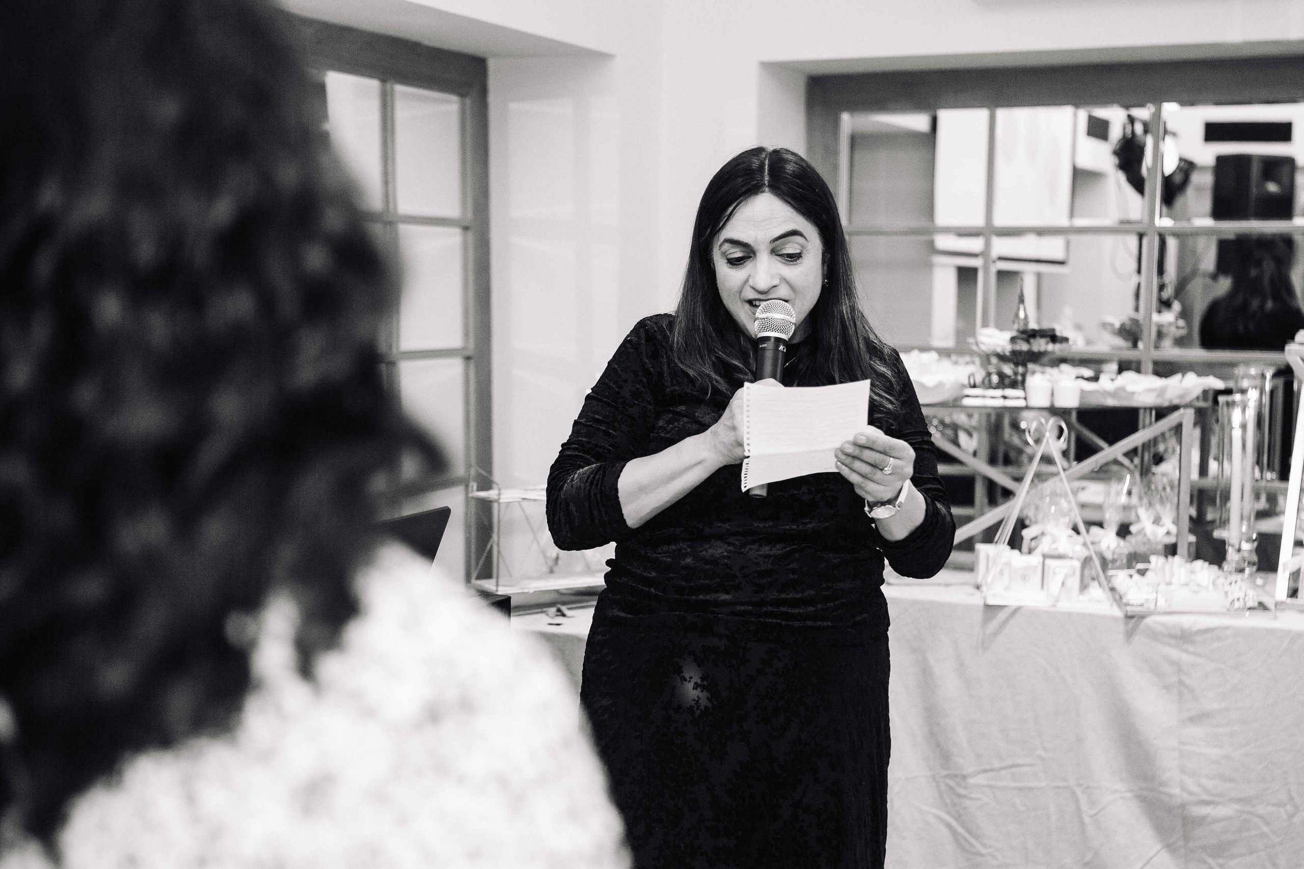 PARTY IN A RESTAURANT WITH THE WHOLE FAMILY. Https://shi-photo.com/