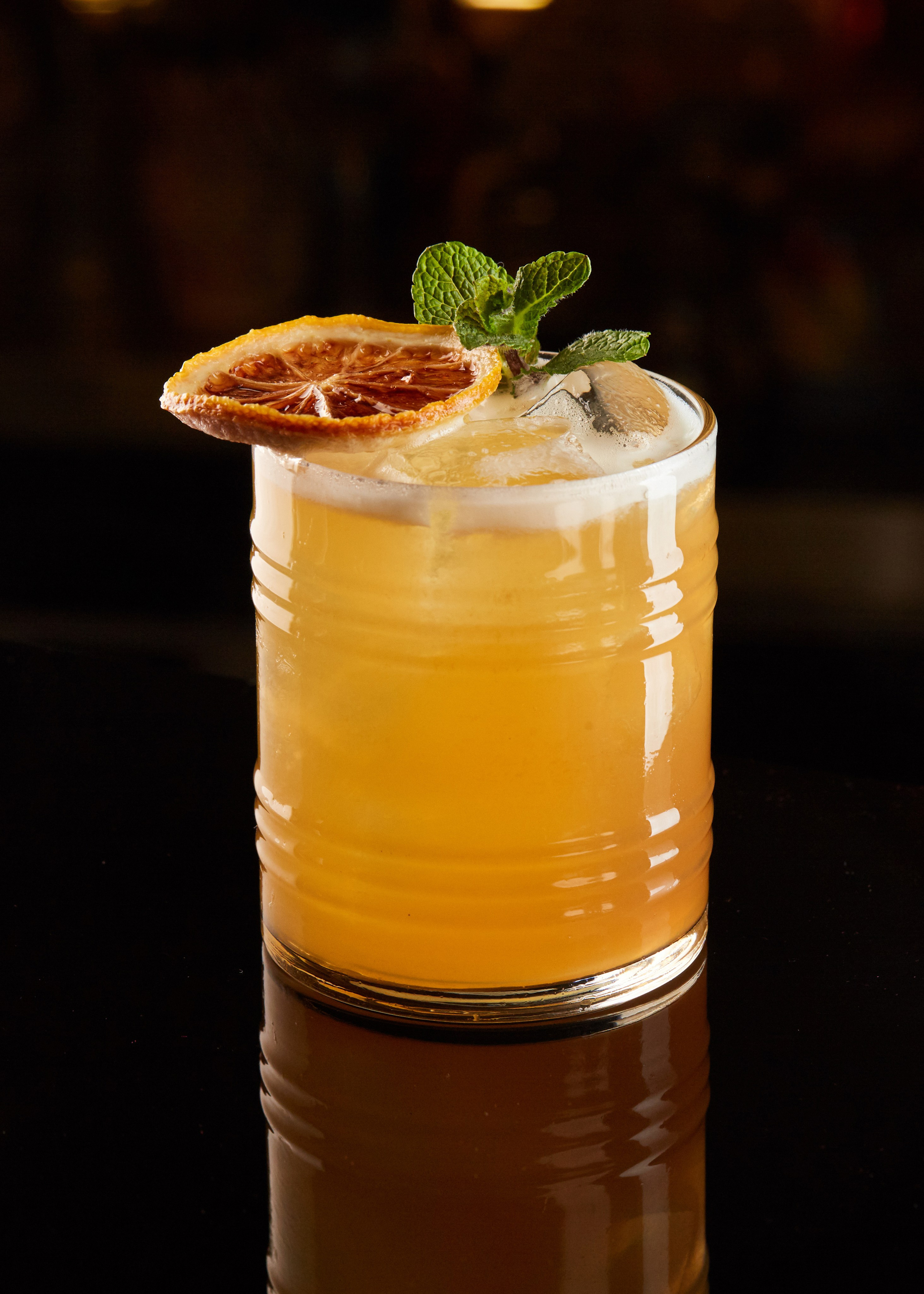 Bar menu photography in Berlin — Professionelle Bar-Menü-Fotografie in Berlin | Фотосъемка для барных карт в Берлине | Профессиональная съемка барных карт в Берлине