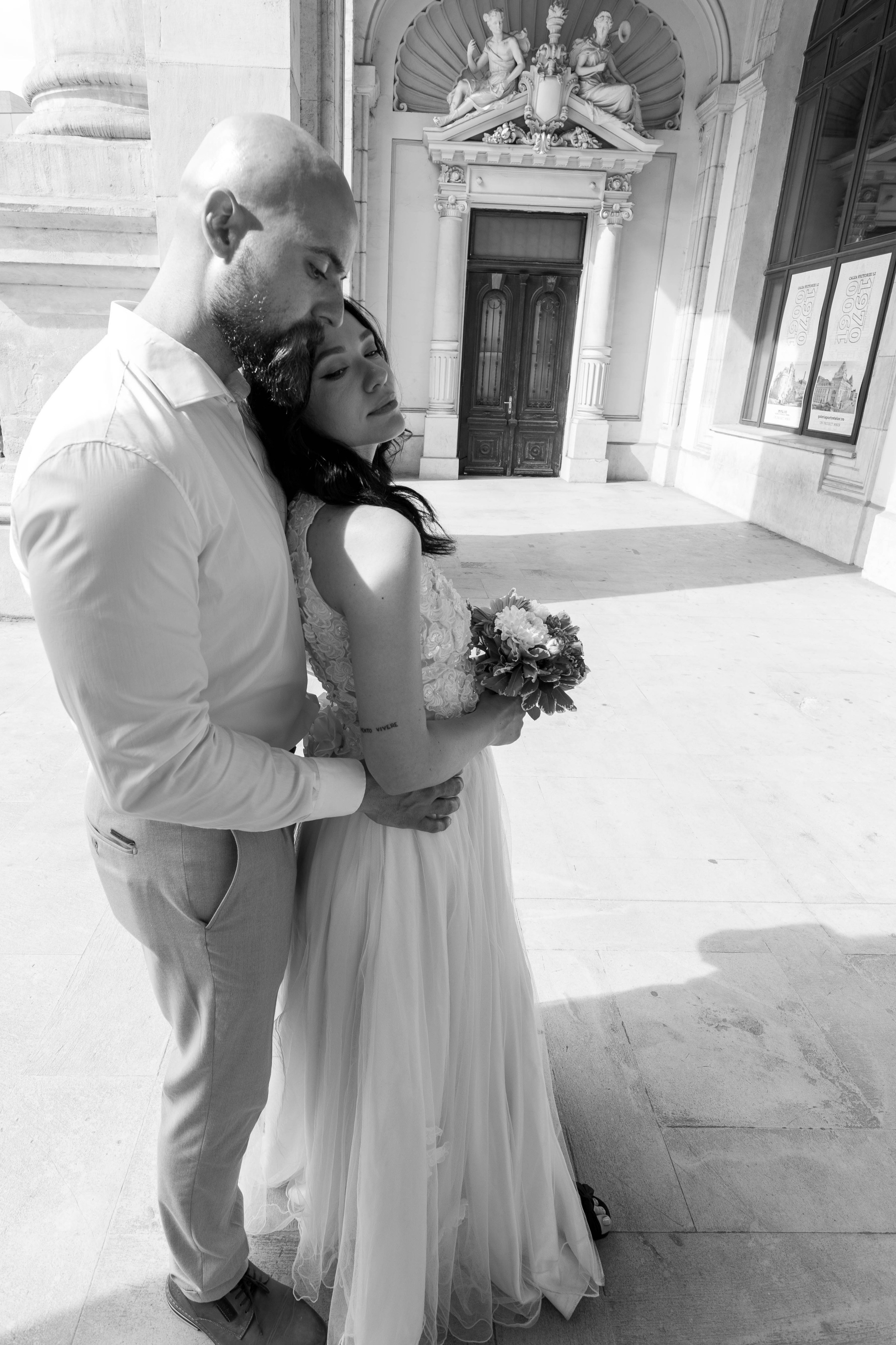 Trash the dress, sedinta foto nunta, centrul vechi, sedinta foto centru vechi, sedinta foto Bucuresti, fotograf nunta Bucuresti, fotograf profesionist centrul vechi, sedinta foto after wedding, Idei pentru ședința foto Trash the dress, locații ședință foto trash the dress în România, sedinta foto dupa nunta, pachet foto “TRASH THE DRESS" After wedding