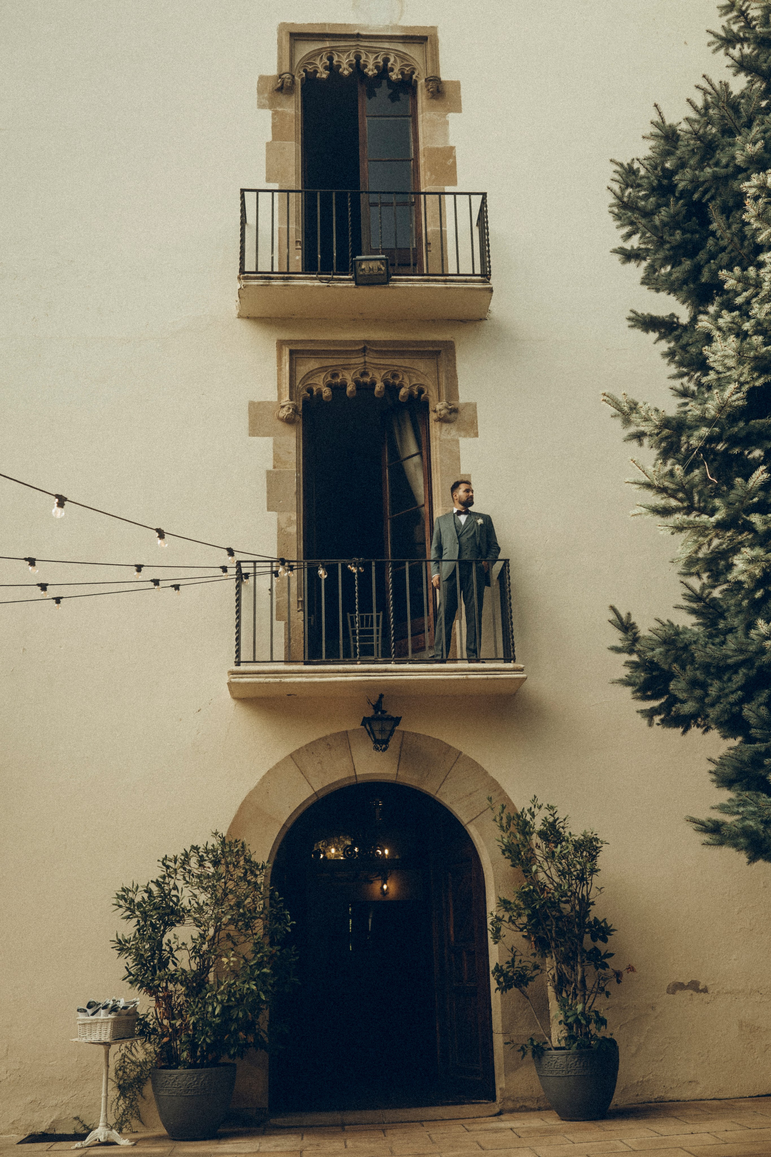 Nadezhda & Dmitry. Masia Mas Coll. Paola wedding photographer / videographer in Barcelona