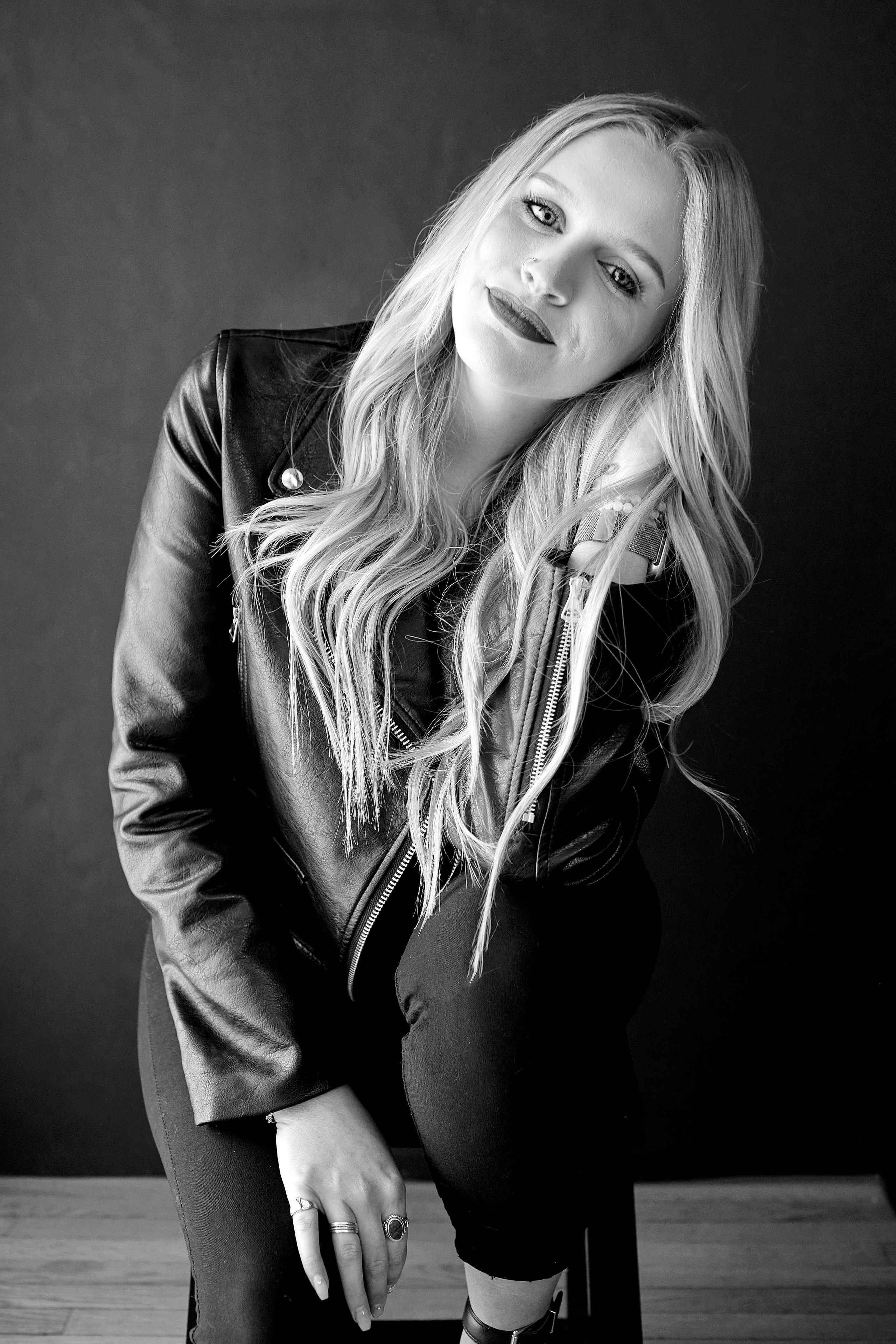 New Tecumseth Headshot Photographer. Portrait and Personal Brand Photographer in Simcoe County, Ontario, Bobbi-jo Stuart