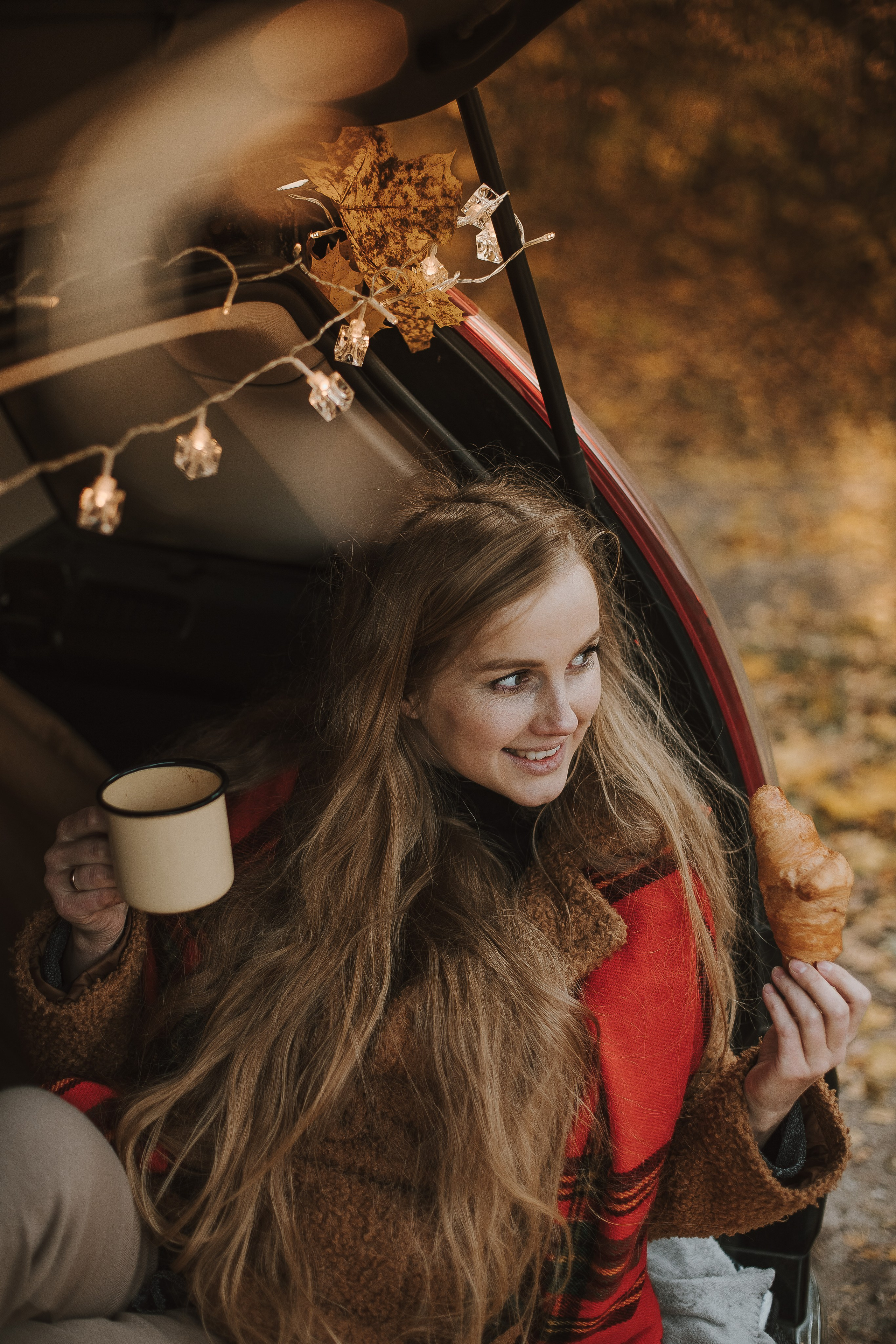 Rudens fotosesija ar mašīnu. Fotogrāfs Rīgā — Katerina Gordik