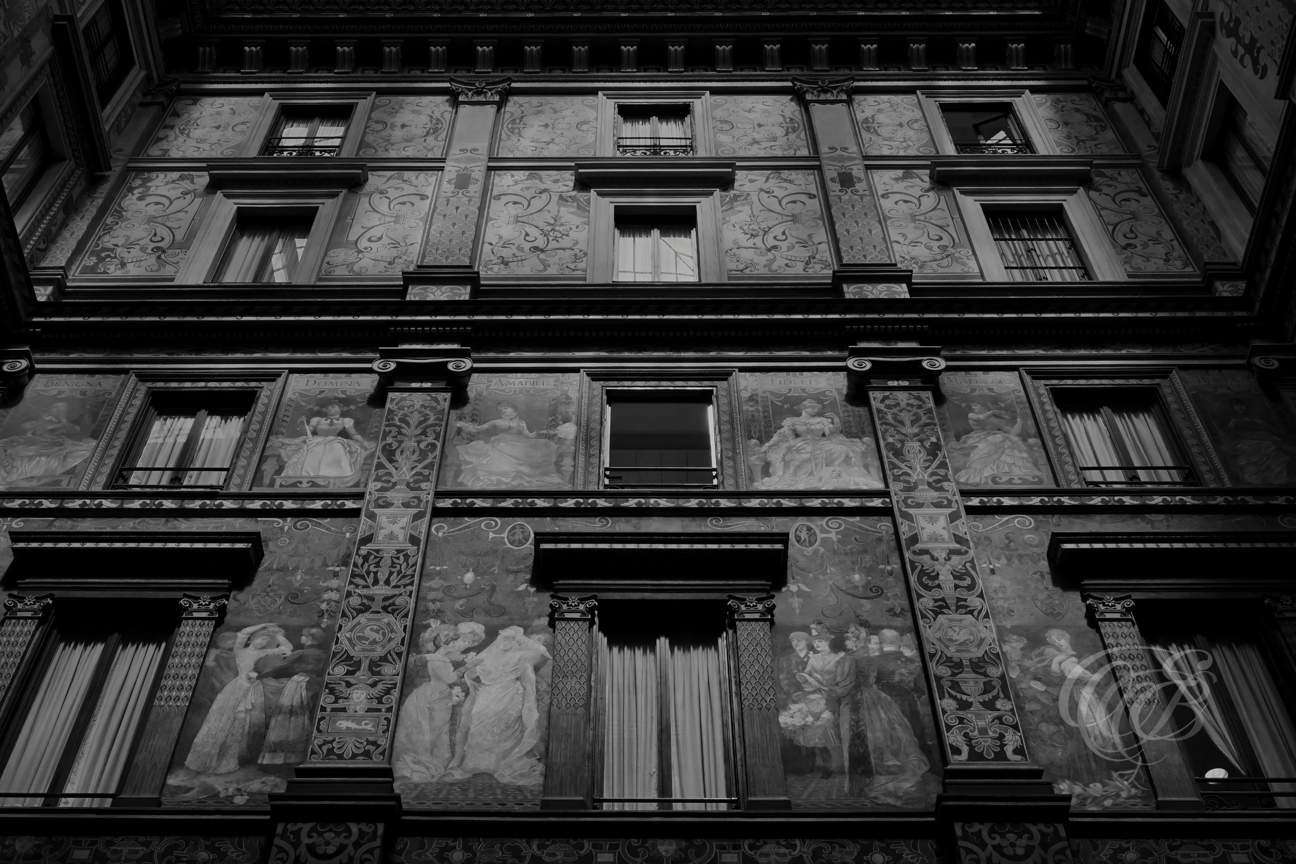 Street Photography — Rome, Italy — Galleria Sciarra — B&W — Black and white interpretation of historic Galleria Sciarra in central Rome, emphasizing late nineteenth-century architecture, Giuseppe Cellini’s decorative frescoes, and the intricate character of its courtyard — Eduardo Bartoli Photography.