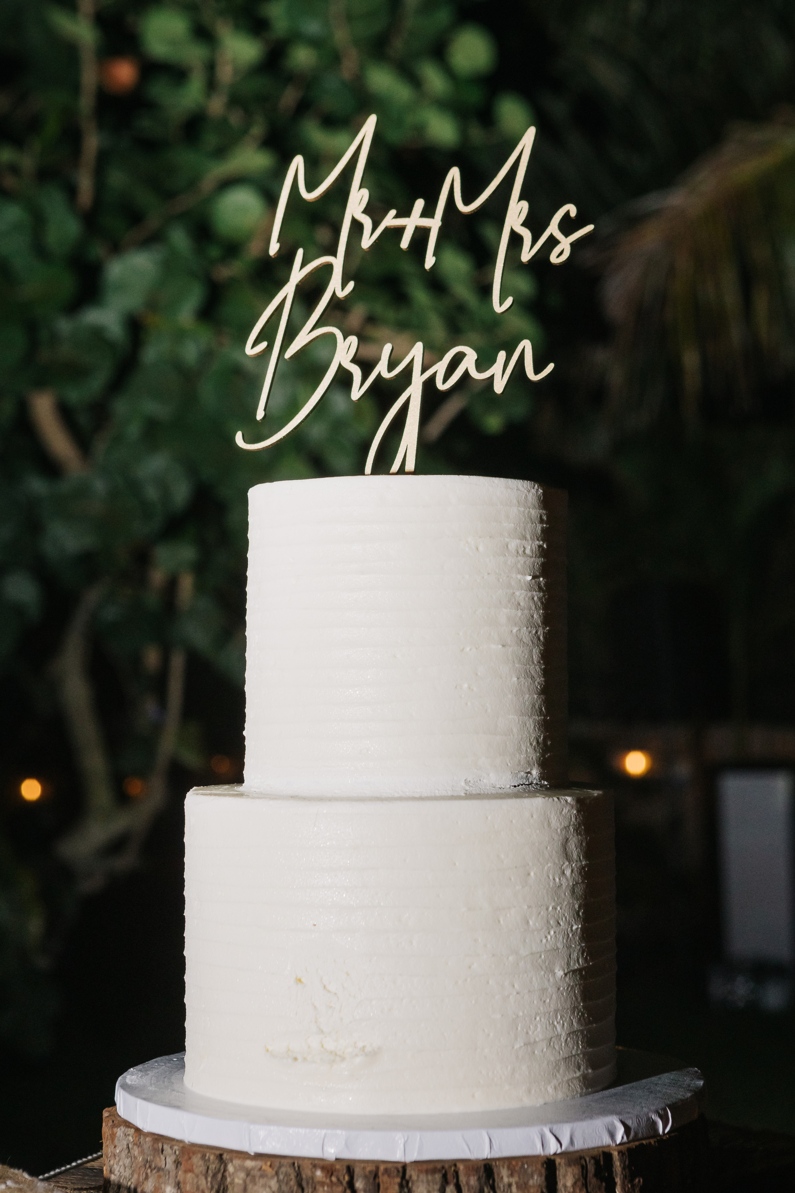 Wedding on the Golf court. My name is Kate and I am family and wedding photographer