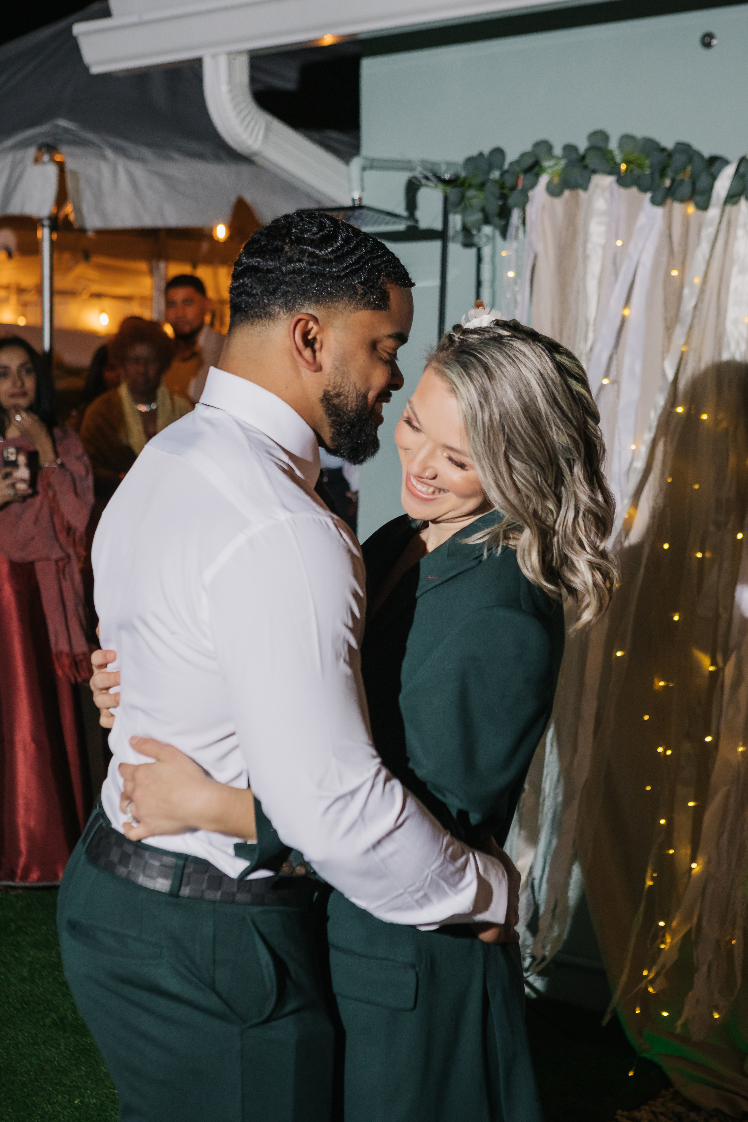 Wedding on the Golf court. My name is Kate and I am family and wedding photographer