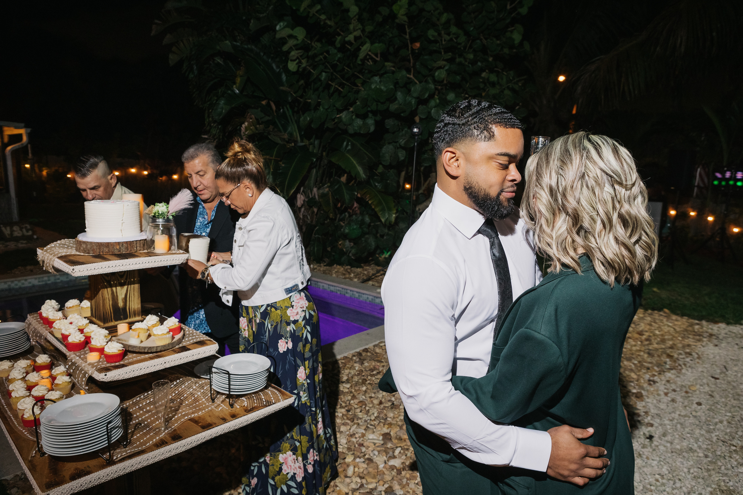 Wedding on the Golf court. My name is Kate and I am family and wedding photographer