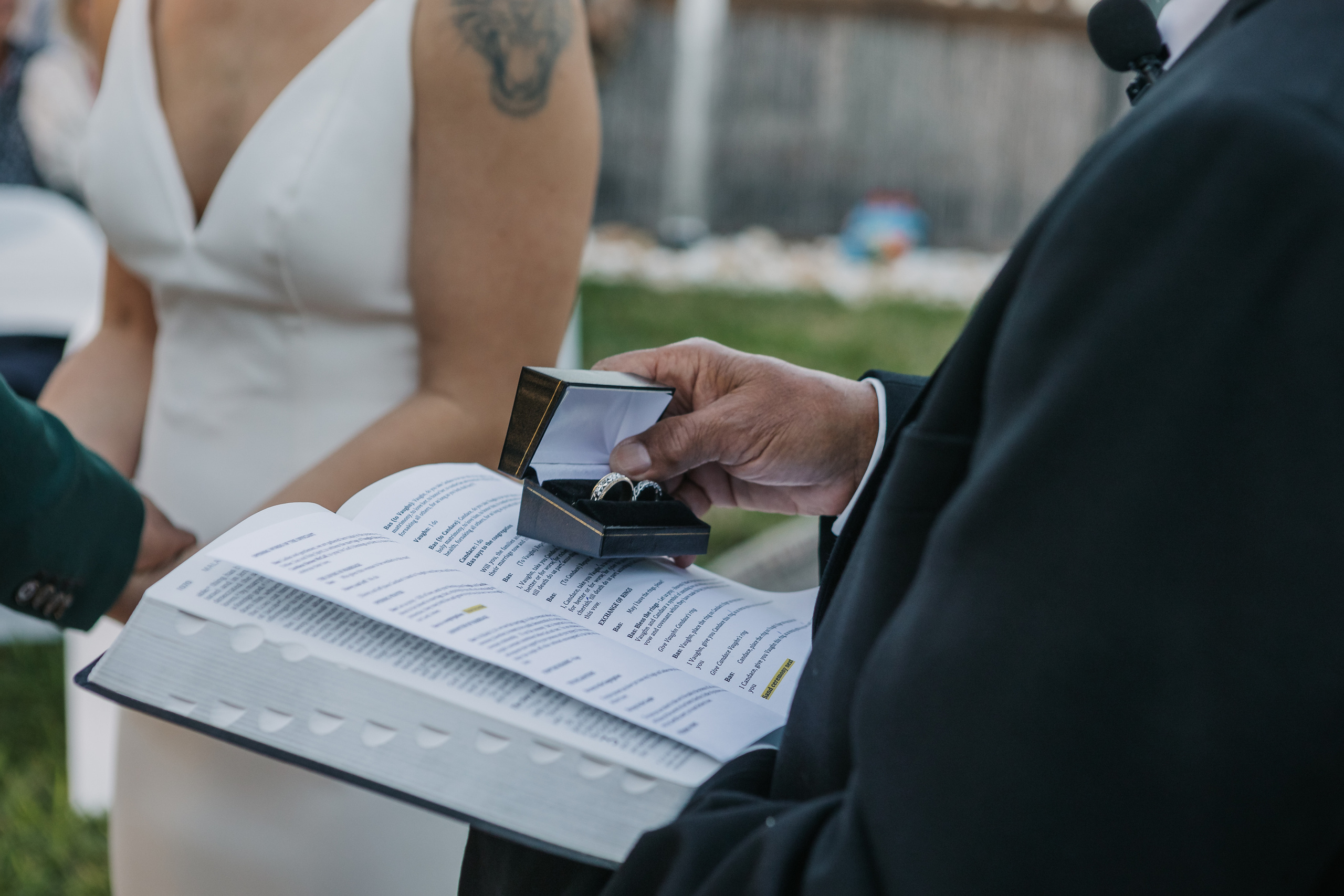Wedding on the Golf court. My name is Kate and I am family and wedding photographer