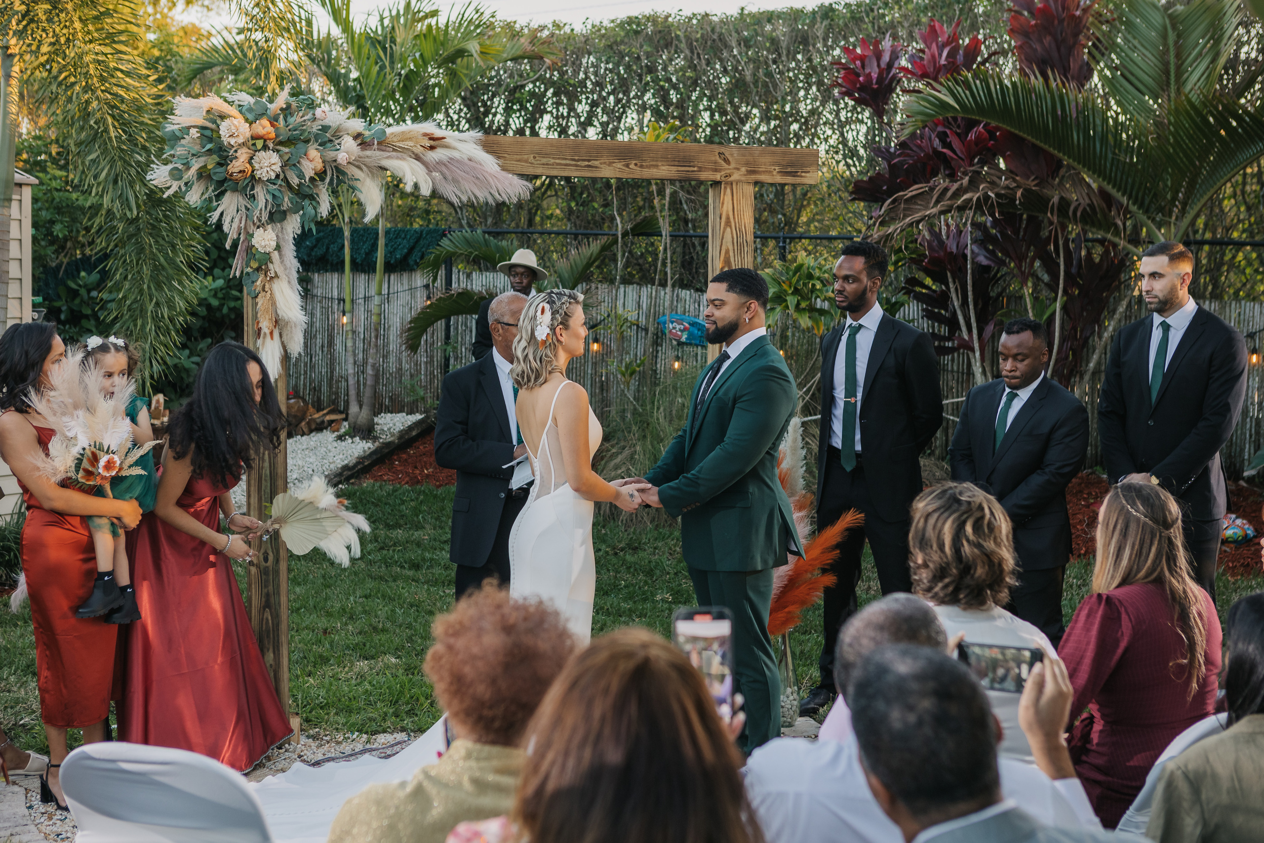 Wedding on the Golf court. My name is Kate and I am family and wedding photographer