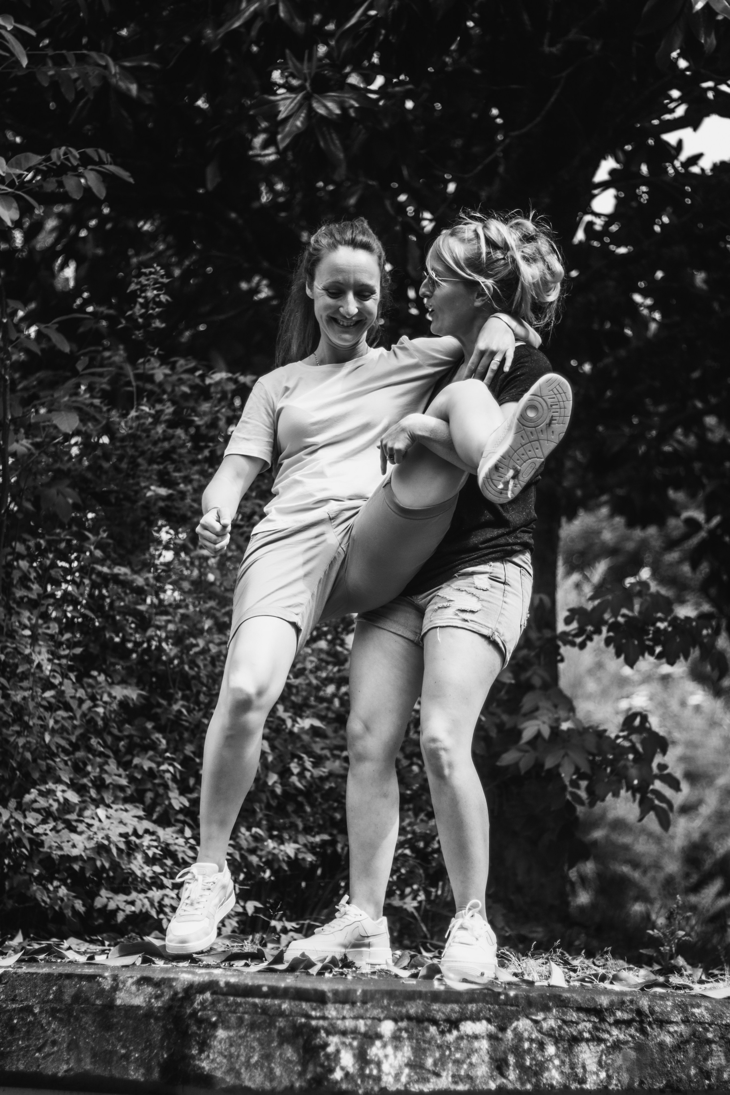 Anais et Tiffany. Photographe professionnelle à Poitiers, Tours et Châtellerault | Studio photo entre Poitiers et Tours – portraits, familles, entreprises, ma