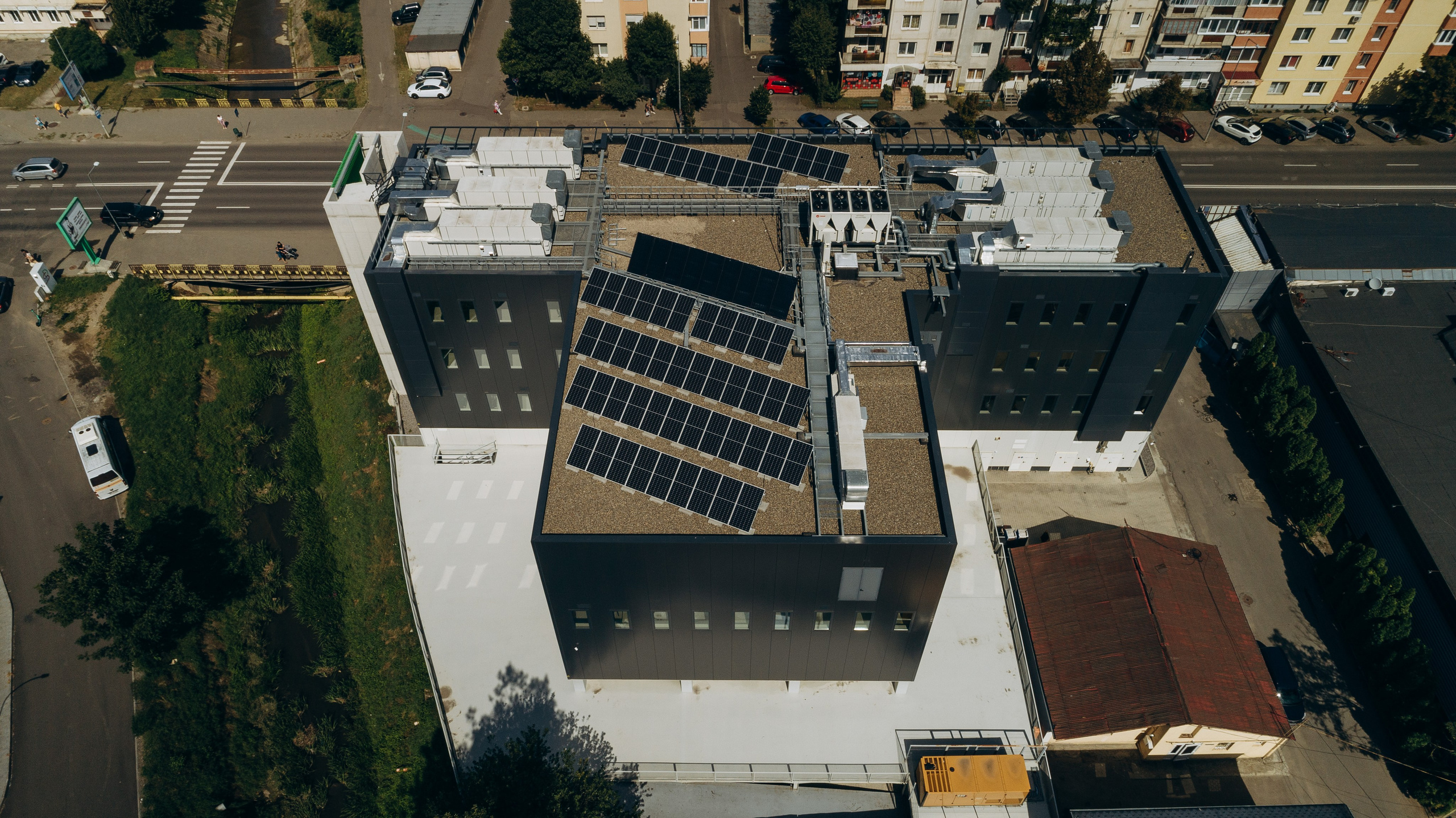 Servelect — centrale fotovoltaice. Main