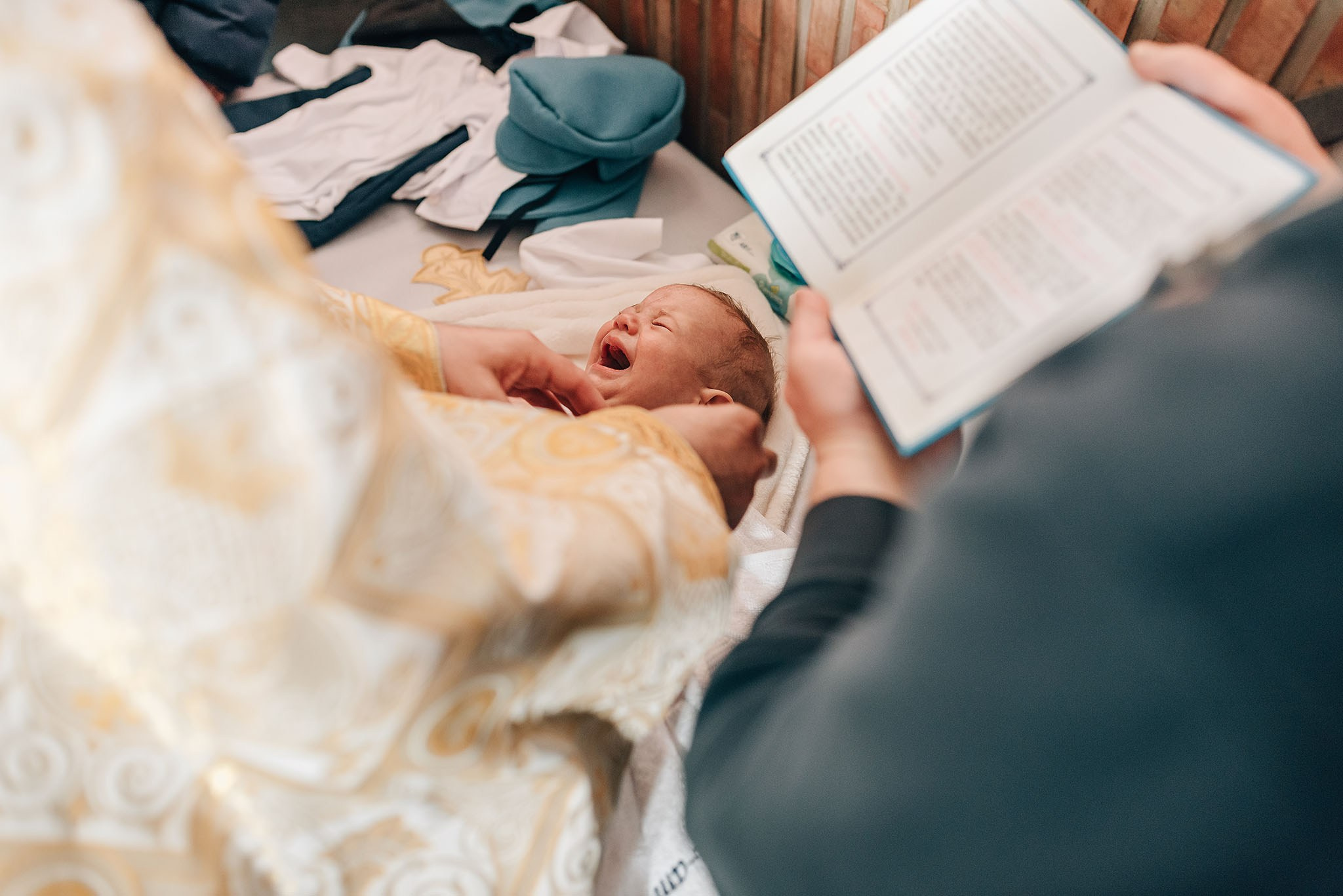 Botezul lui Alexandru — Fotograf botez Belgia | Emanuel Prepelita Essence of Memories. Essence of Memories — Wedding & Event Photographer in Brussels, Belgium