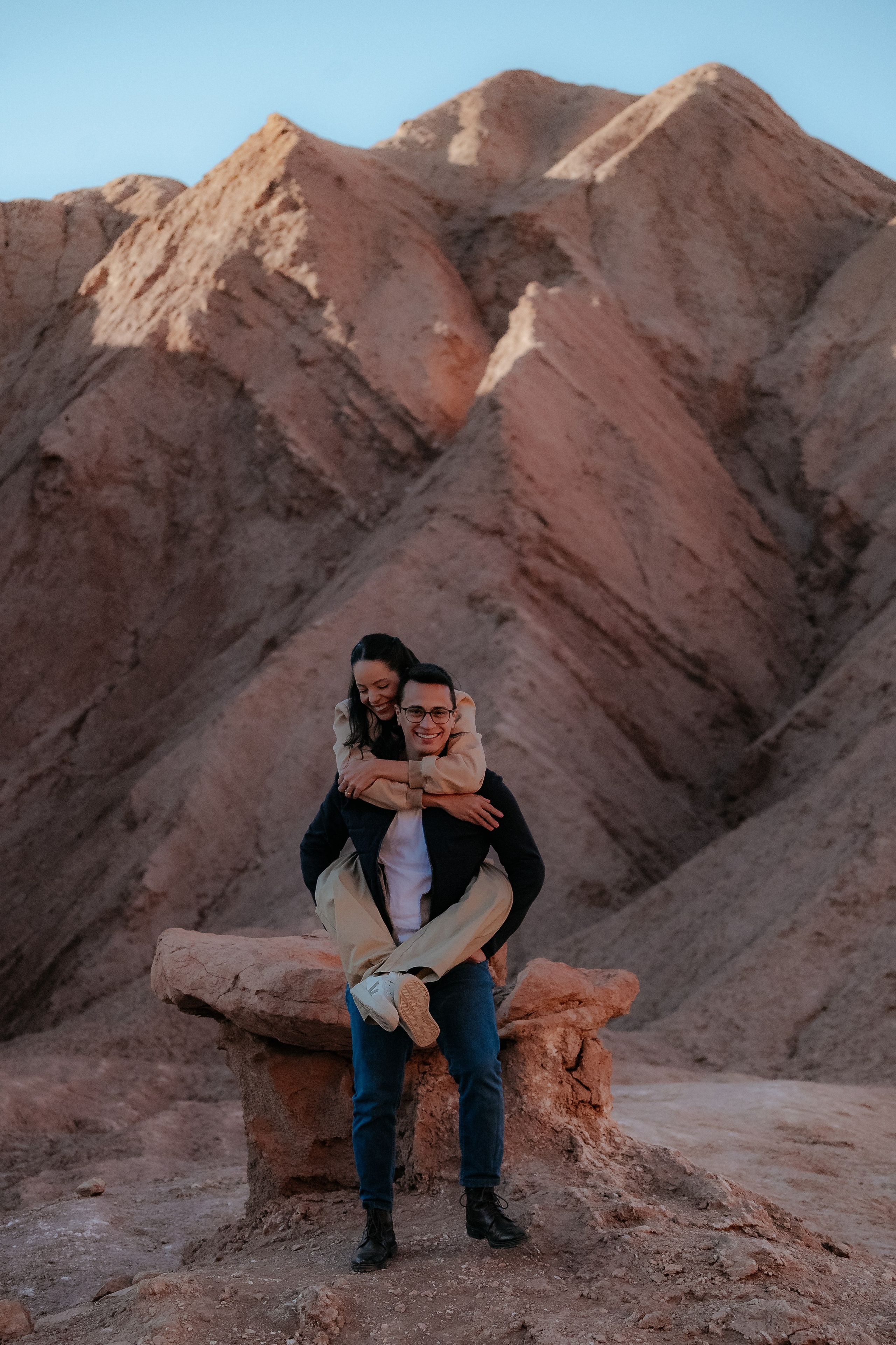 Sessão casual no Vale dos Cogumelos. Fotógrafo em San Pedro de Atacama