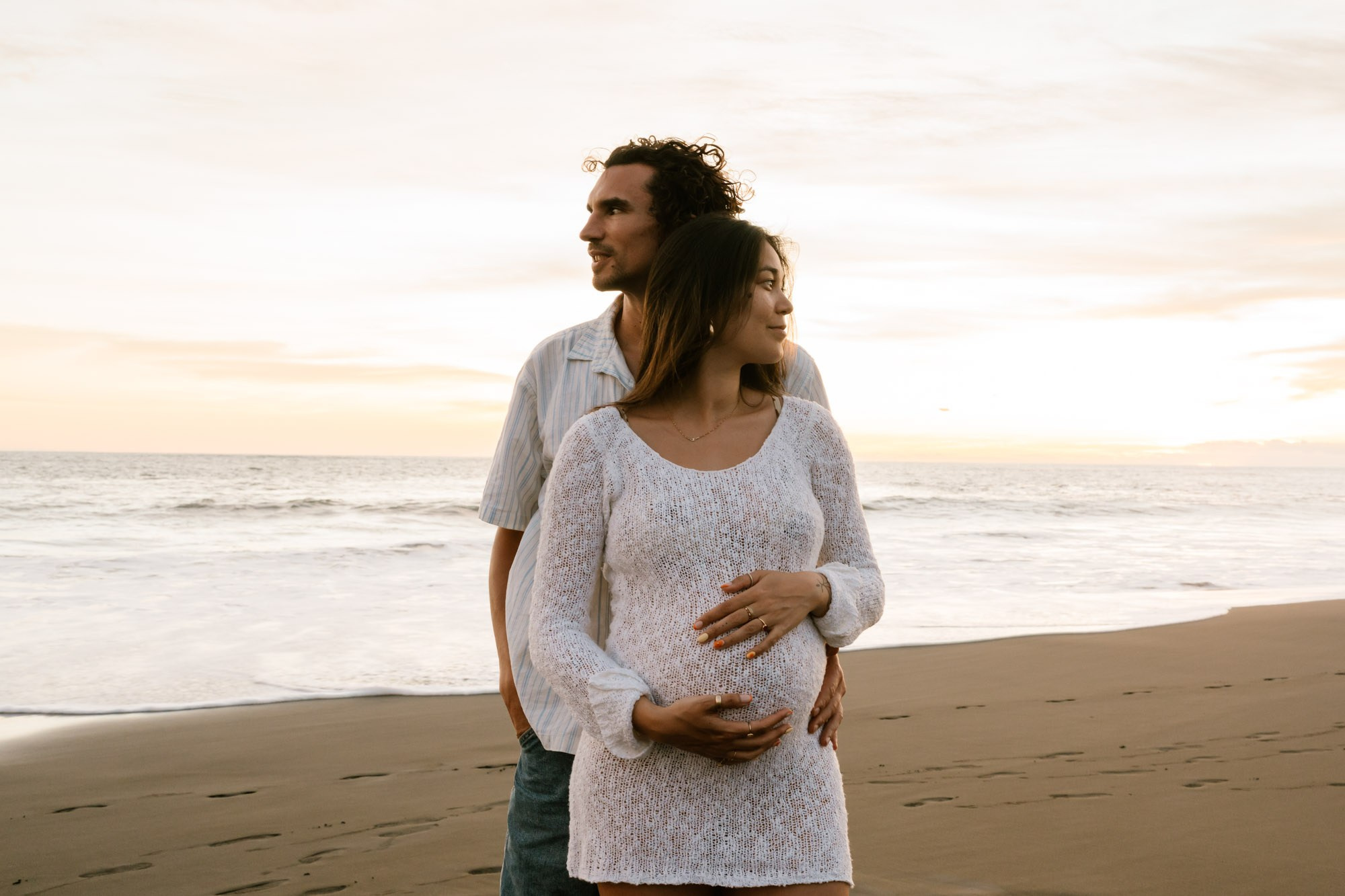LARISSA & SJUUL MATERNITY. Female Photographer in Bali