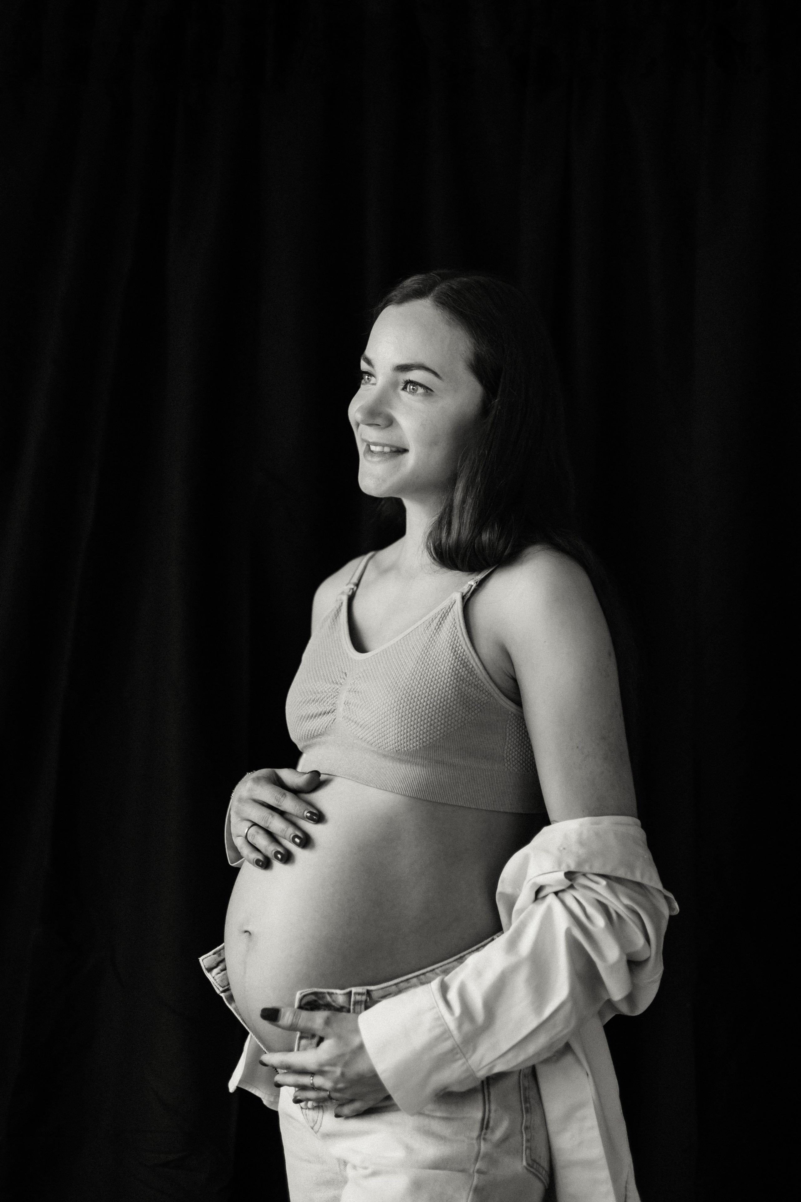 Pregnancy shooting at home. Elena Gorobets. Photographer in Zagreb