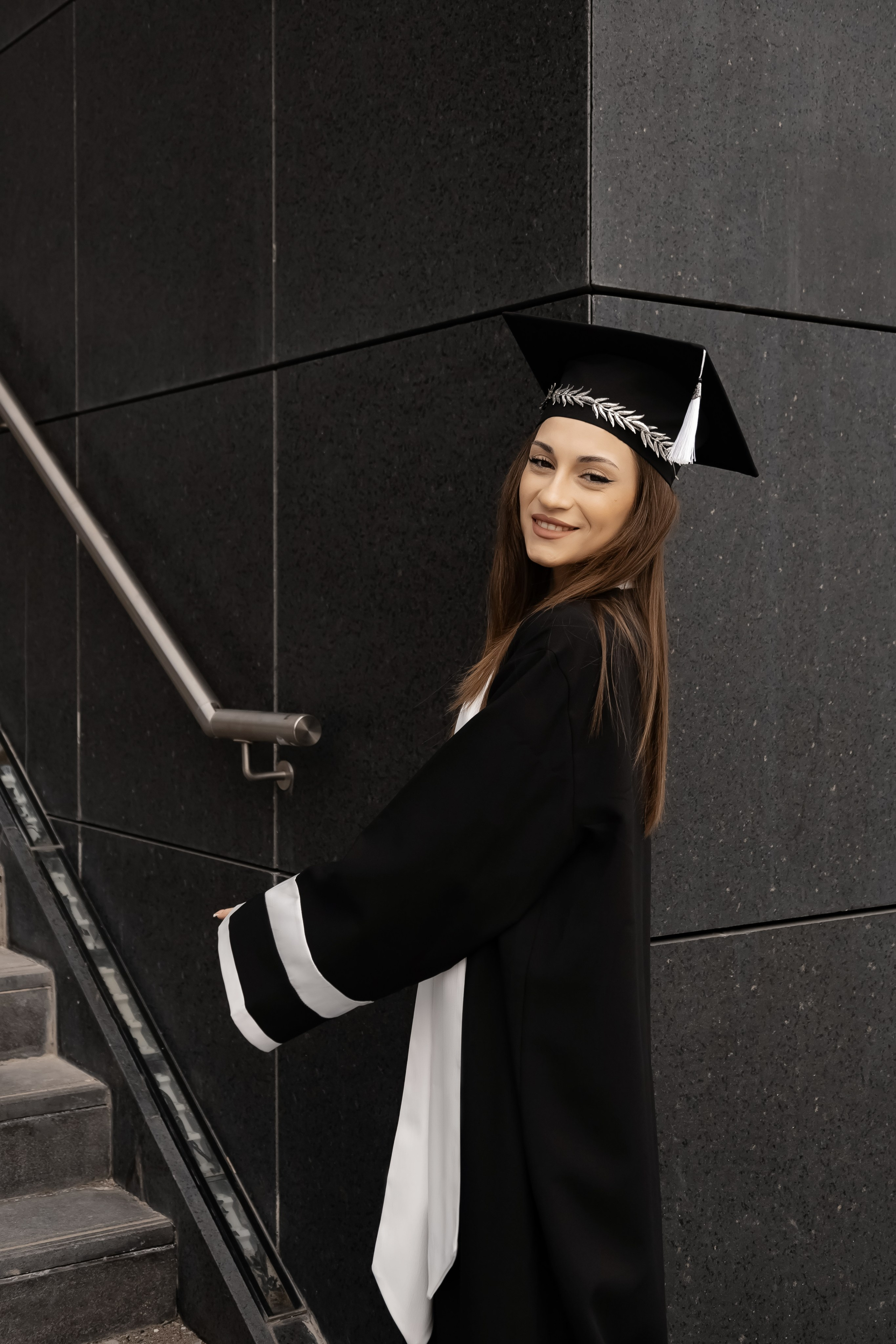 Premium mezun xalati, qara mezun geyimi, ag mezun libasi, qirmizi sarfli mezun paltari, mezun aksesuarlar, mezun papaqlari, mezun lentleri, mezun hediyyeleri, mezun fotosessiya geyimleri, mezun cekilisi ucun geyimler, mezun tedbirleri ucun aksesuarlar, mezun geyimlerinin icare ve satisi, premium mezun libaslari, mezun geyimleri online sifaris, mezun geyimleri Bakida, mezun geyimleri qiymetleri, mezun geyimleri modelleri, Mezun cekilisi, mezun fotosessiyasi, mezun cekilisi ucun geyimler, mezun mantiyasi cekilisi, mezun fotosessiya ideyalari, mezun gunu fotosessiya, mezun xatireleri, mezun papaqlari ile fotosessiya, mezun lentleri ile cekilis, ferdi mezun fotosessiyasi, qrup mezun cekilisi, mezun fotosessiya mekani, mezun ucun ideal cekilis fonlari, mezun fotosessiya aksesuarlari, mezun albomu sekilleri, mezun cekilisi poza ideyalari, universitet mezun fotosessiyasi, kollektiv mezun fotosessiyasi, mezun xalatlari ile cekilis, mezun mantiyasi fotosessiyasi, mezun geyimleri ile professional cekilis, mezun tebrik fotosessiyasi, en yeni mezun cekilis trendləri, mezun fotosessiya xidmetleri, premium mezun cekilisi, mezun cekilisi ucun dekorlar, mezun fotosessiyasi aksesuarlar, mezun gunu en gozel fotolar, mezun cekilisi fotostudiya, bakida mezun fotosessiyasi, xaricde mezun cekilisi, mezun gunune ozel cekilis,Məzun mantiyaları, eksklüziv məzun geyimləri, ağ və qara məzun libasları, məzun üçün xüsusi şarf modelləri, məzun papağı və aksesuarları, fərdi dizayn məzun geyimləri, məzun tədbiri üçün ən yaxşı seçimlər, məzun fotosessiyası üçün ideal libaslar, məzun mərasimi geyimləri, keyfiyyətli məzun mantiyası, rahat və şık məzun geyimləri, məzun üçün lent və tac modelləri, məzun simvolik medalları, icarəyə verilən məzun libasları, məzun geyimlərinin sərfəli qiymətləri, onlayn məzun geyimi sifarişi, məzun paltarı mağazası, dəbli məzun geyimləri, premium məzun mantiyalarının satışı, universitet məzunları üçün mantiyalar, kollektiv məzun geyimləri, məktəb məzunları üçün geyimlər, diplom mərasimi üçün geyimlər, fərqli rəngdə məzun libasları, ən yeni məzun geyimləri, rahat və premium məzun geyimi seçimləri, Bakıda məzun geyimi mağazası, məzun üçün ən yaxşı libaslar