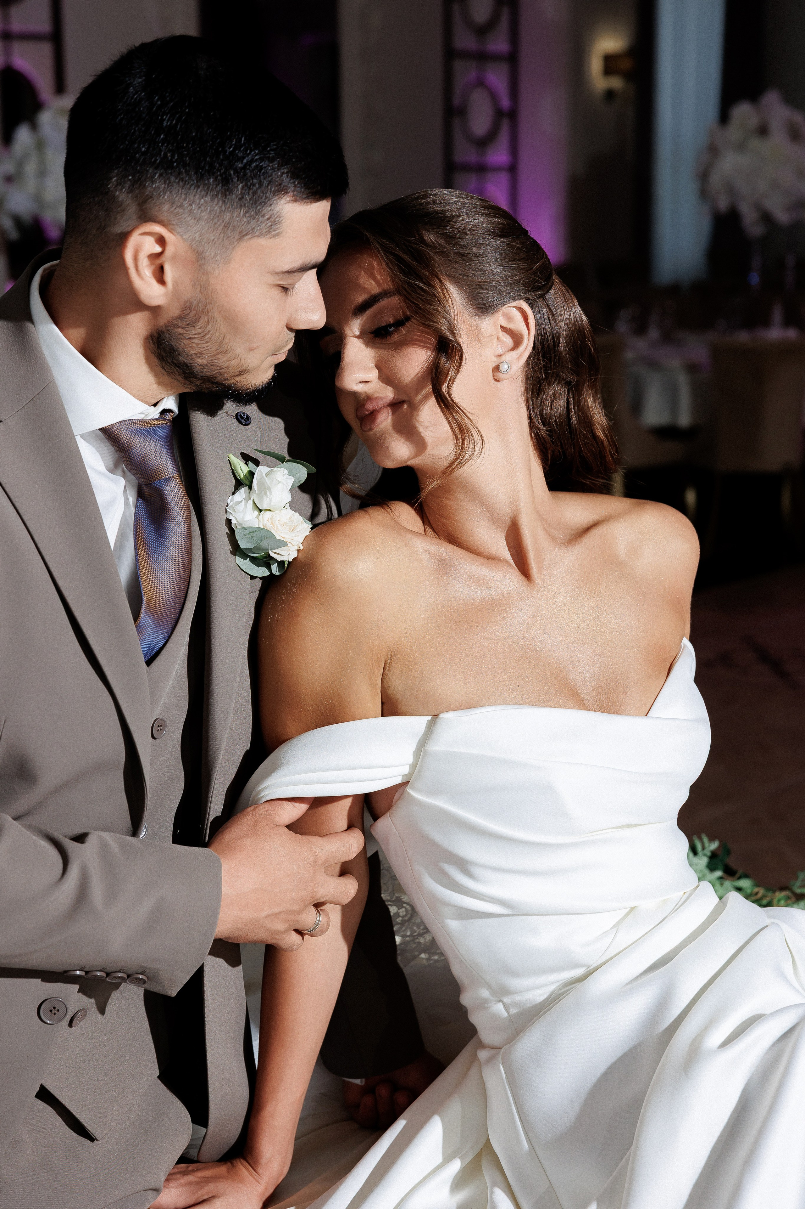 Eugen & Livia — Grand Elysee — Wedding Day. Servicii Foto și Video 067188353