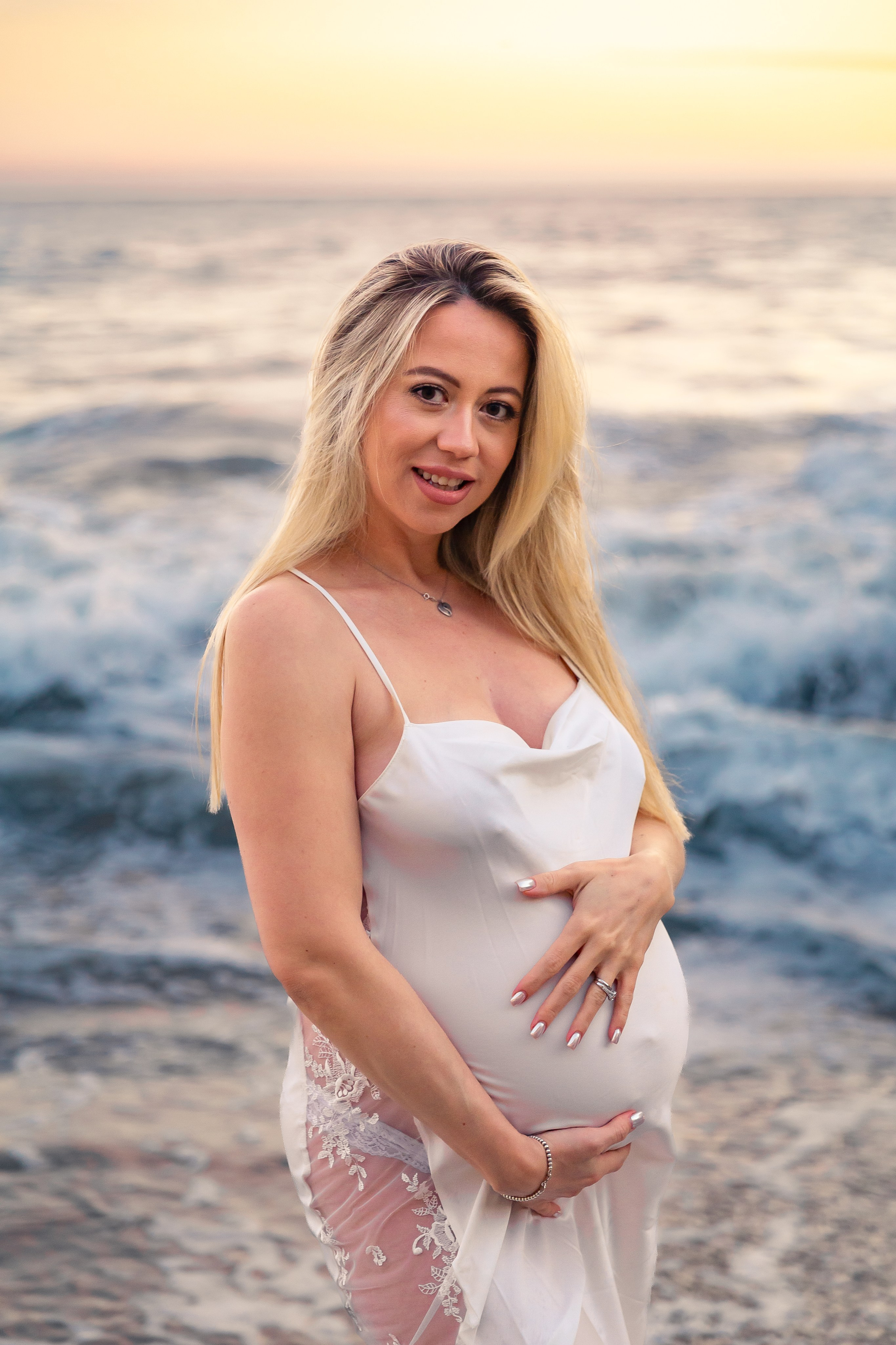 Maternity. Los Angeles portrait photographer Valeria Kasatkina