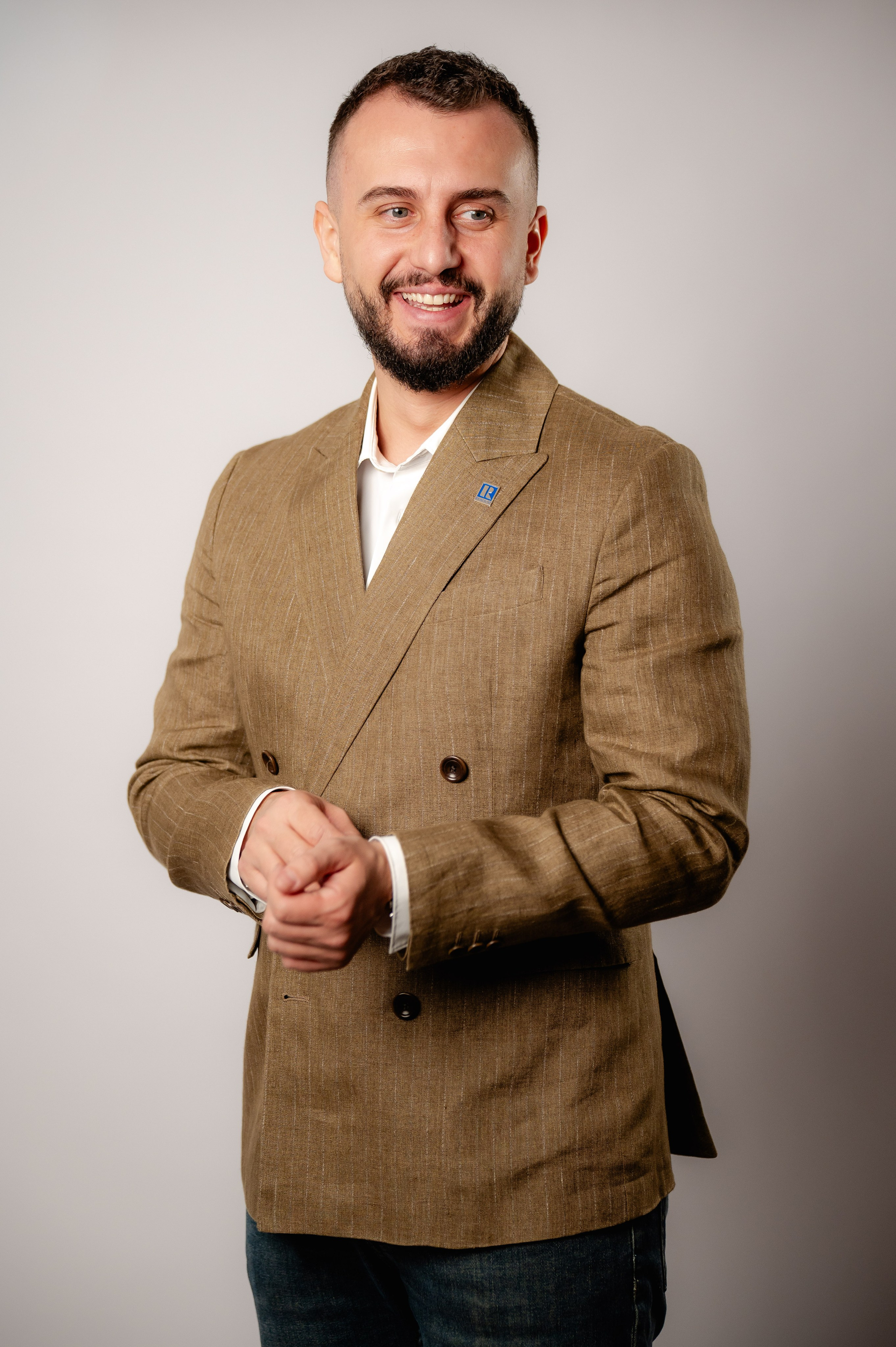 Alex. Andrei Samuel – Fotograf București | Evenimente, Studio, Imobiliare, Produs