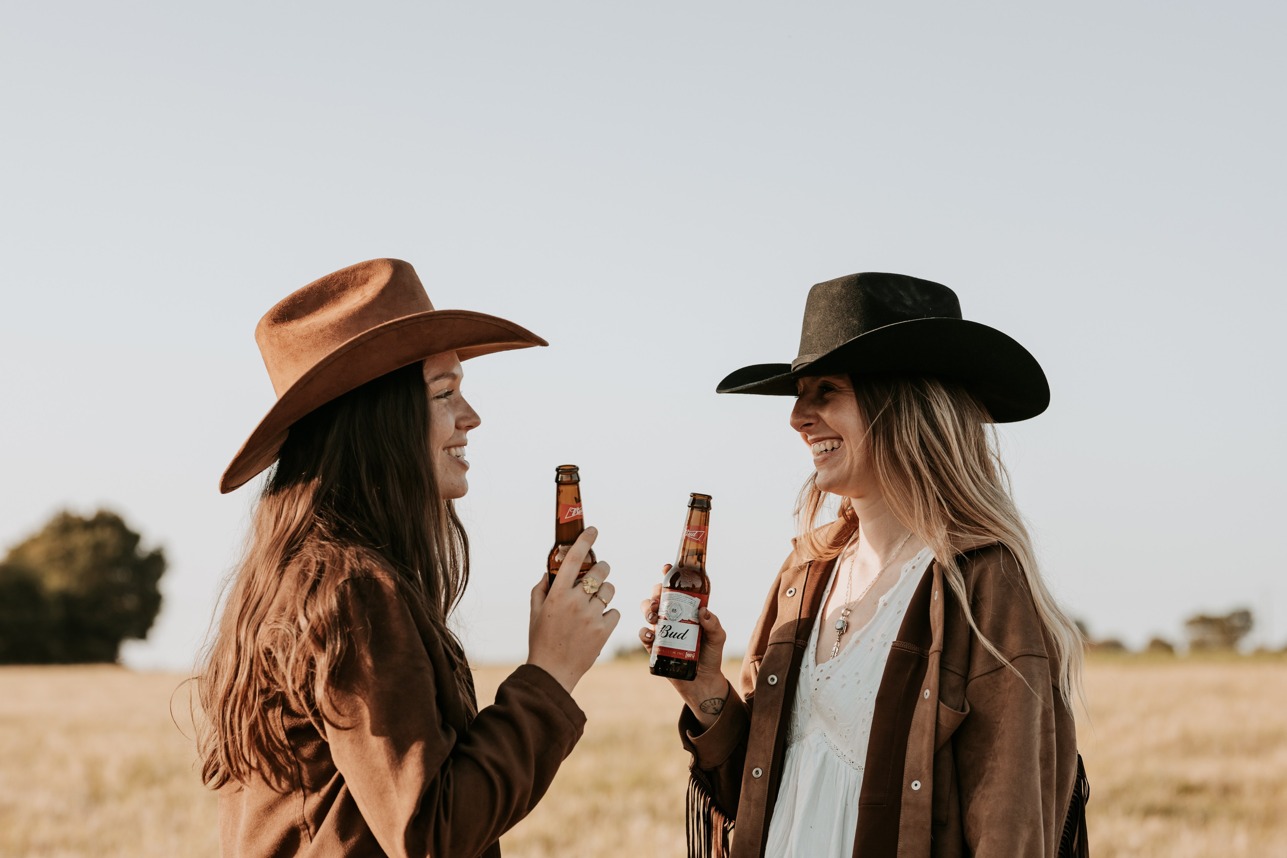 Annah Louwagie — Lifestyle photographer for couples, families & brands | France & worldwide