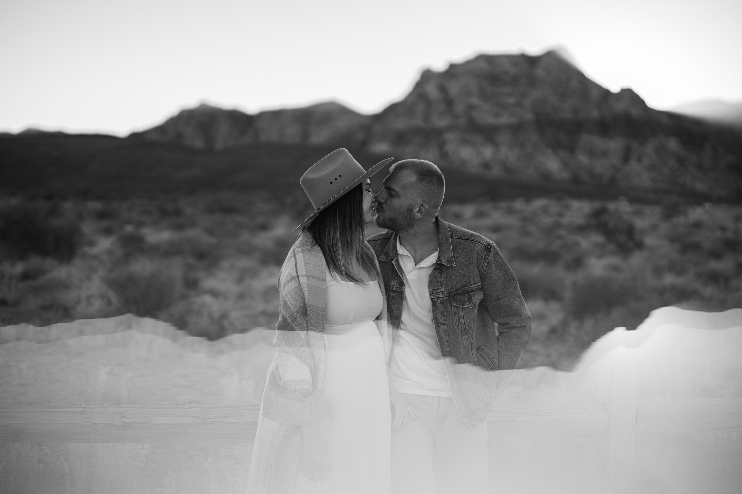 Anya&Andrey. Pregnancy. Wedding & elopement photographer Viktoriya Kravtsov. Las Vegas