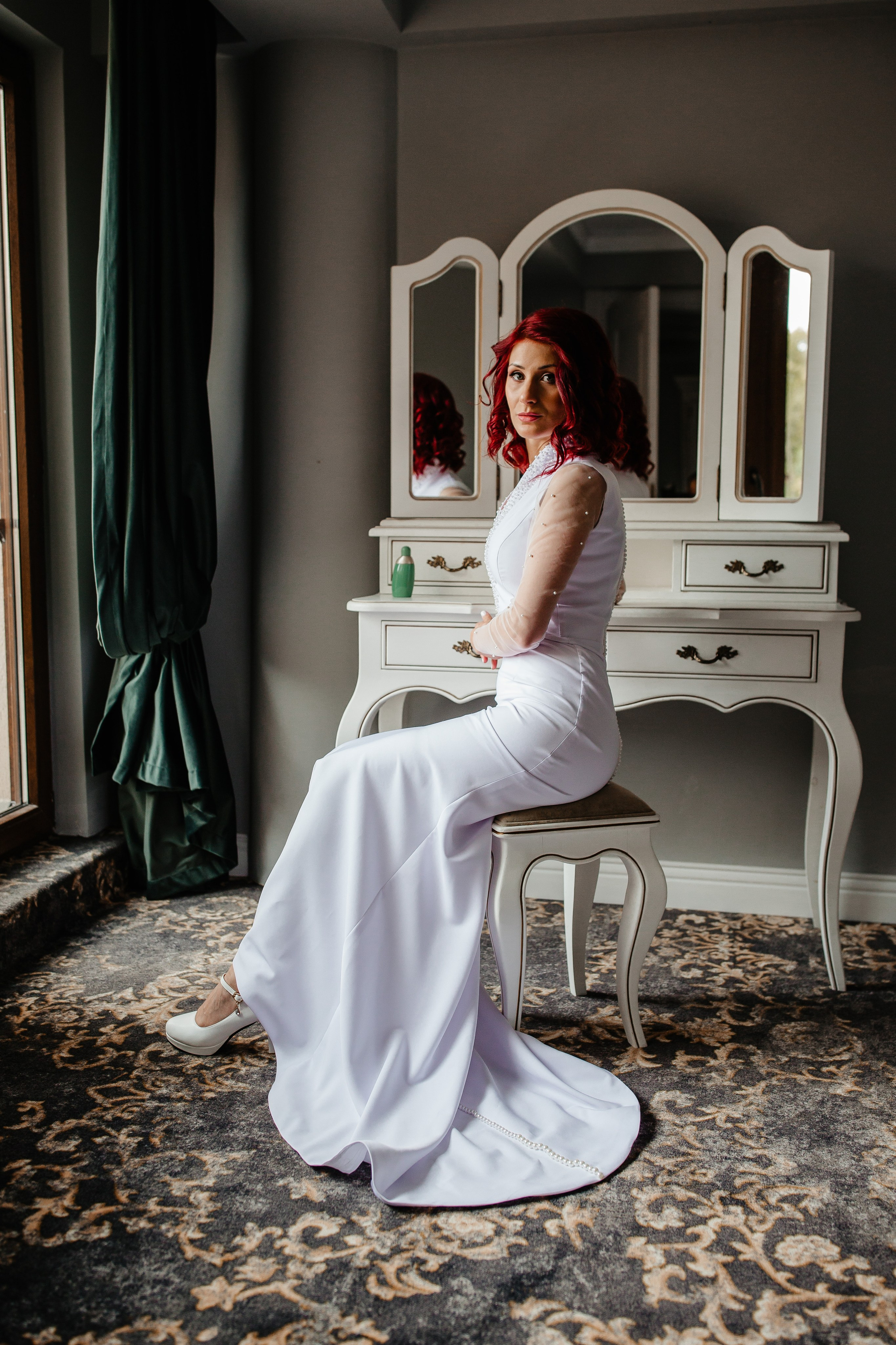 Nunta Elena & Tudor — Fotografie de nuntă în stil natural și elegant. Rares Bucur is a professional wedding photographer based in Cluj-Napoca, Romania, specializing in wedding photography