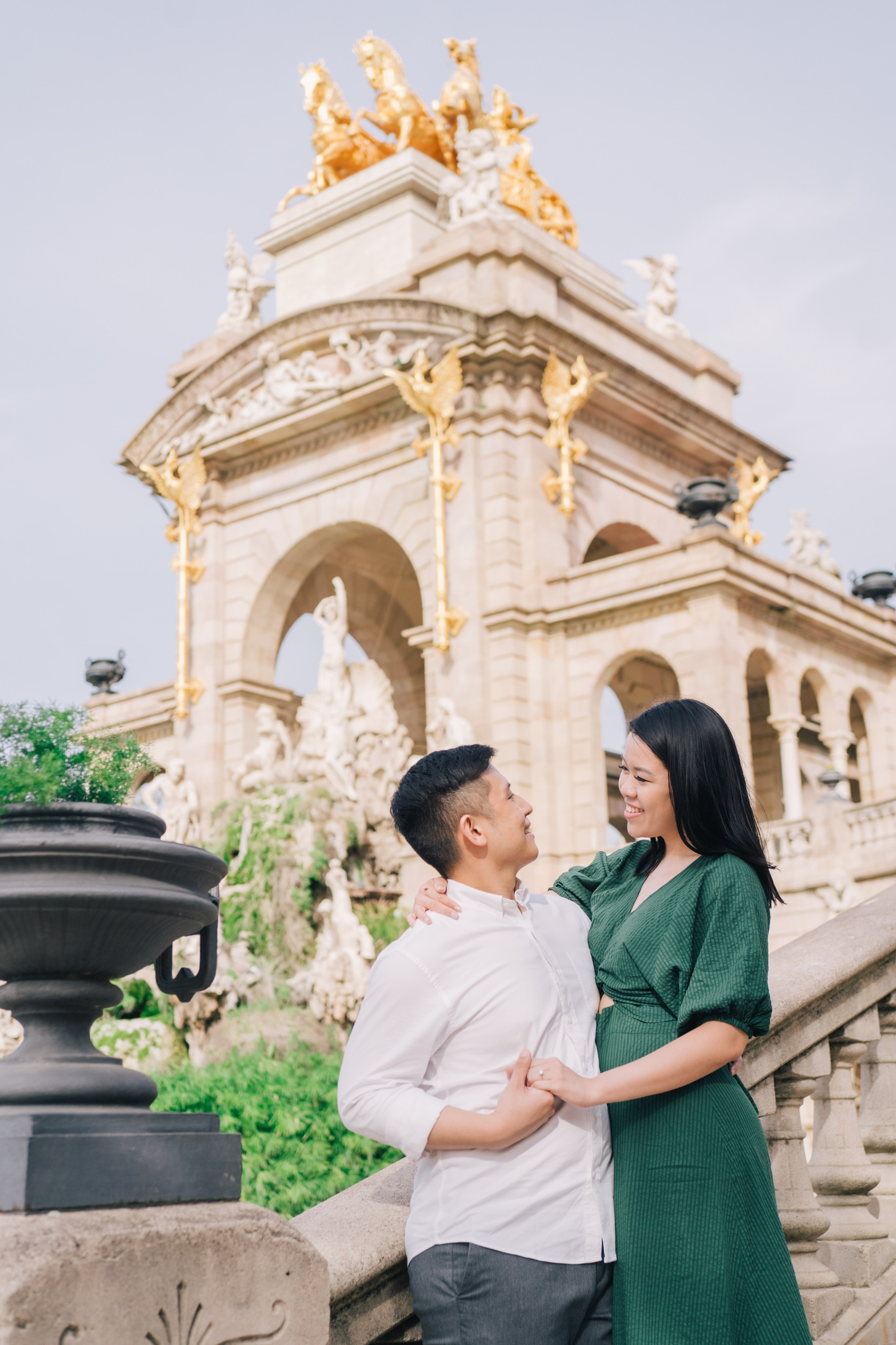 LoveStory in Gothic Quarter. Photographer Kristina Dorina