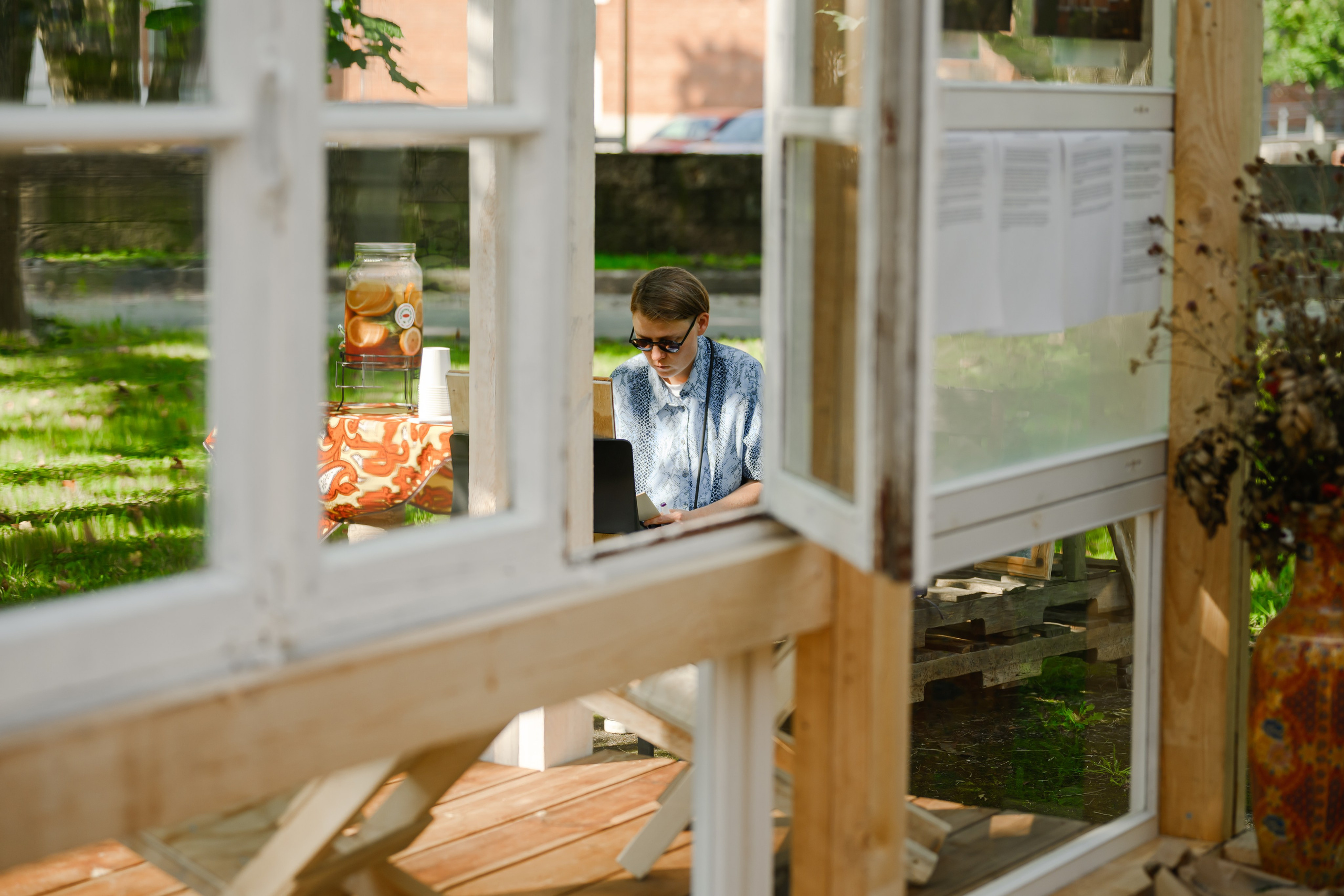 Station Narva 2025. Jelizaveta Gross - reportaaži- ja portreefotograaf Narvas