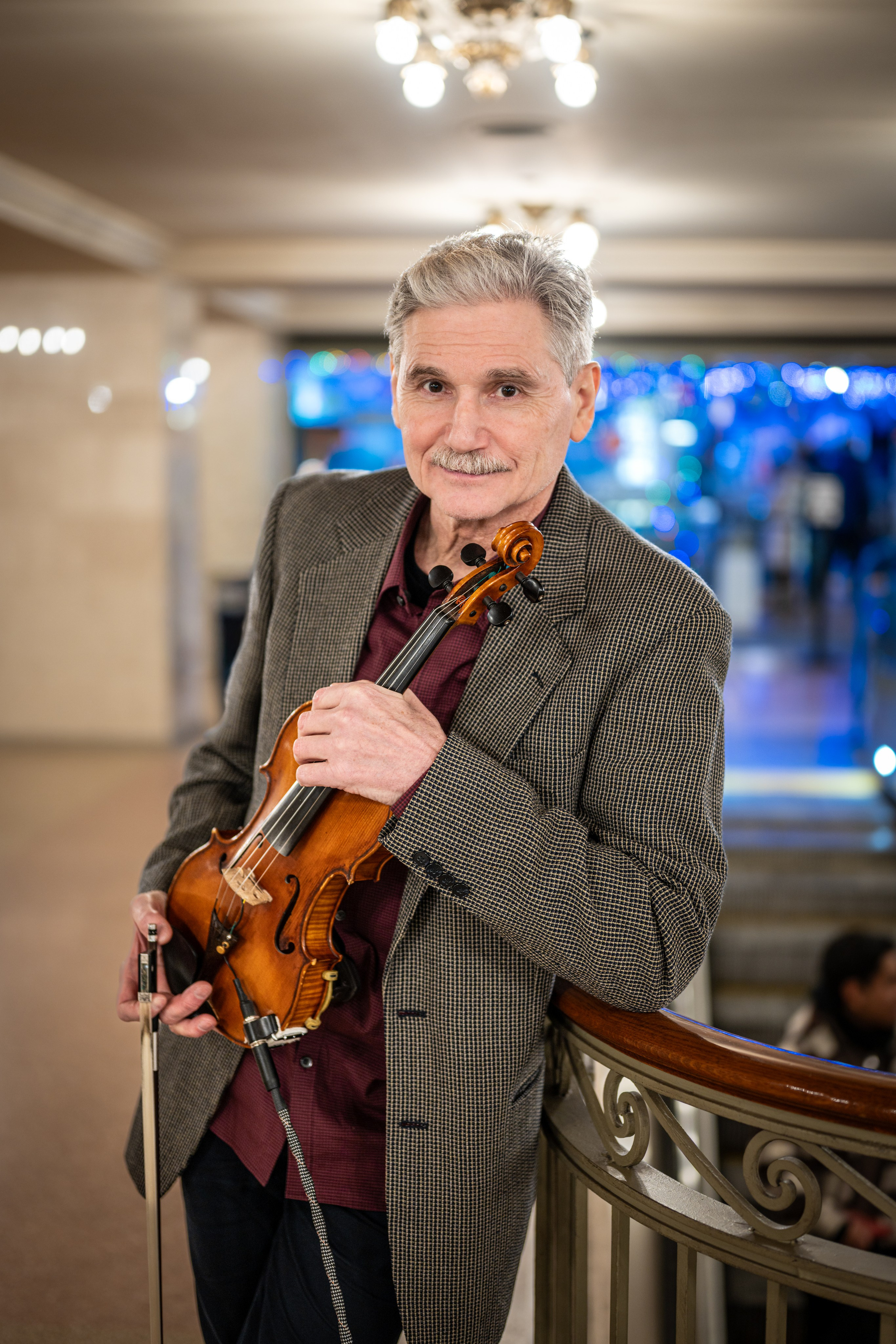 Violinist at Grand Central | NYC Portrait Session. Photography company in NYC — Sirius Proxima Photography