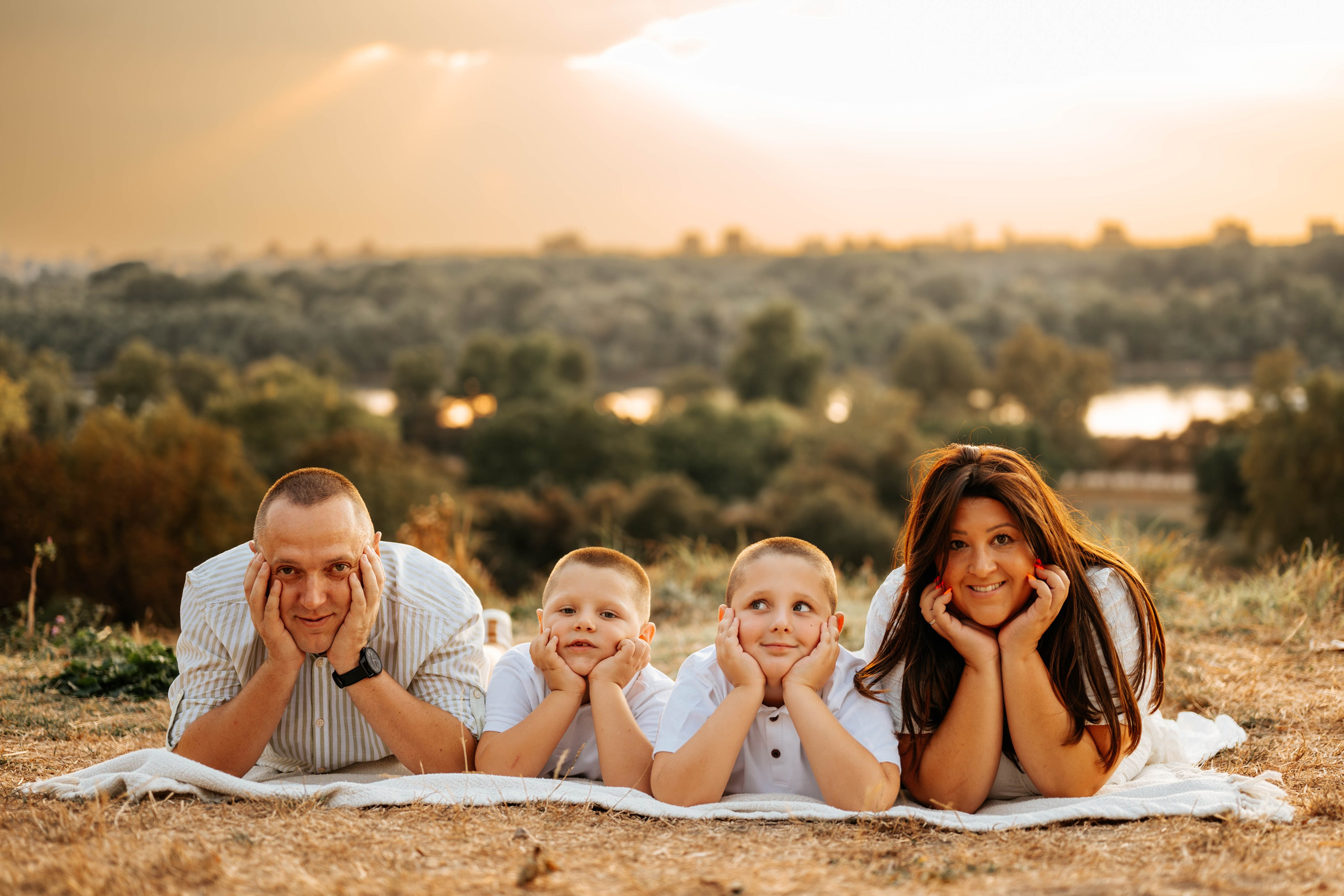 Bojana, Nikola, Stefan i Uroš - porodično fotografisanje. Dečiji i porodični fotograf