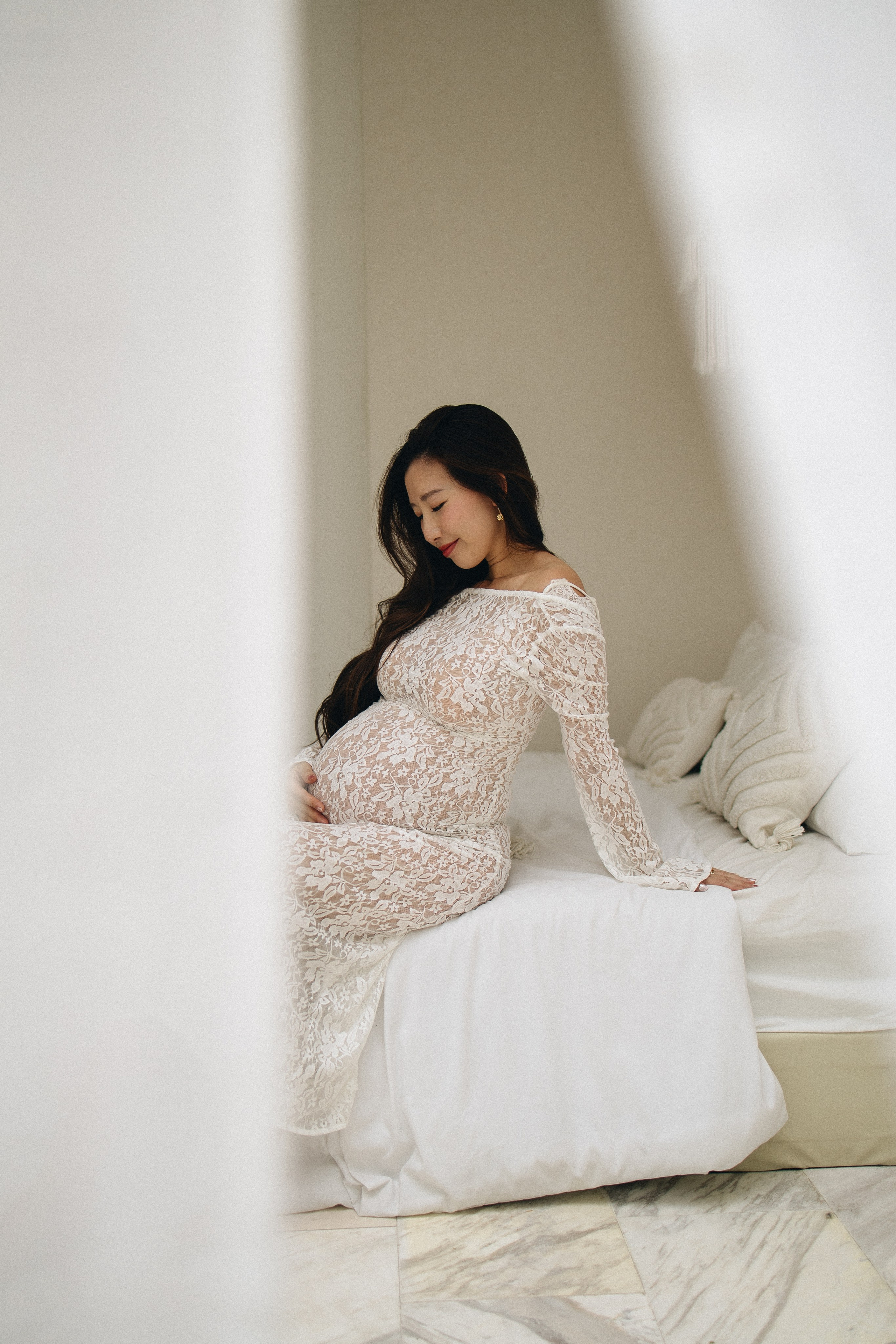 The Sweetest Anticipation. Family and wedding photographer in Bangkok, Thailand