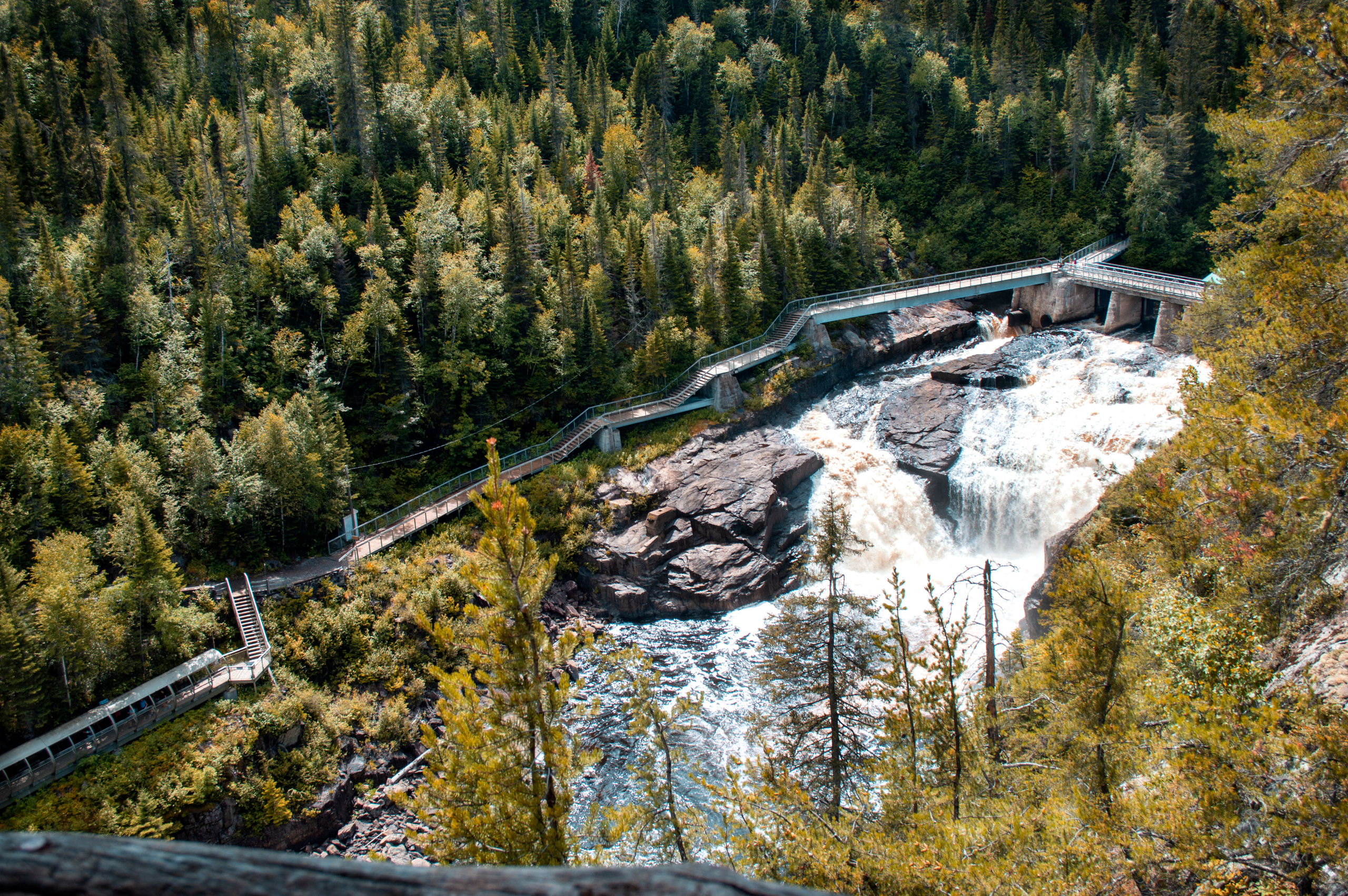 Парк пещеры " Дыра Феи". Le Parc de la caverne du « Trou de la Fée »