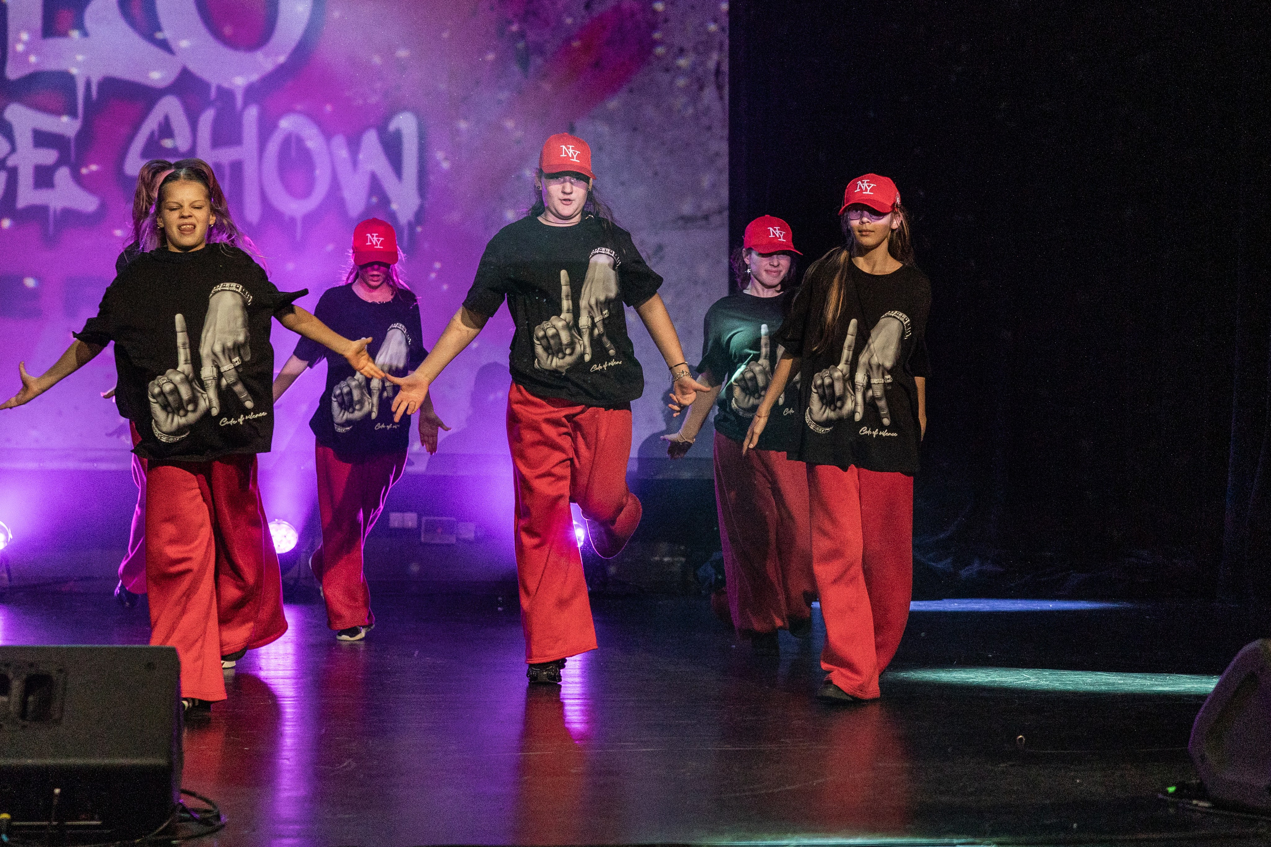 LEO DANCE SHOW WINTER 2025. Семейный и детский фотограф в Варшаве Мила Бобровская