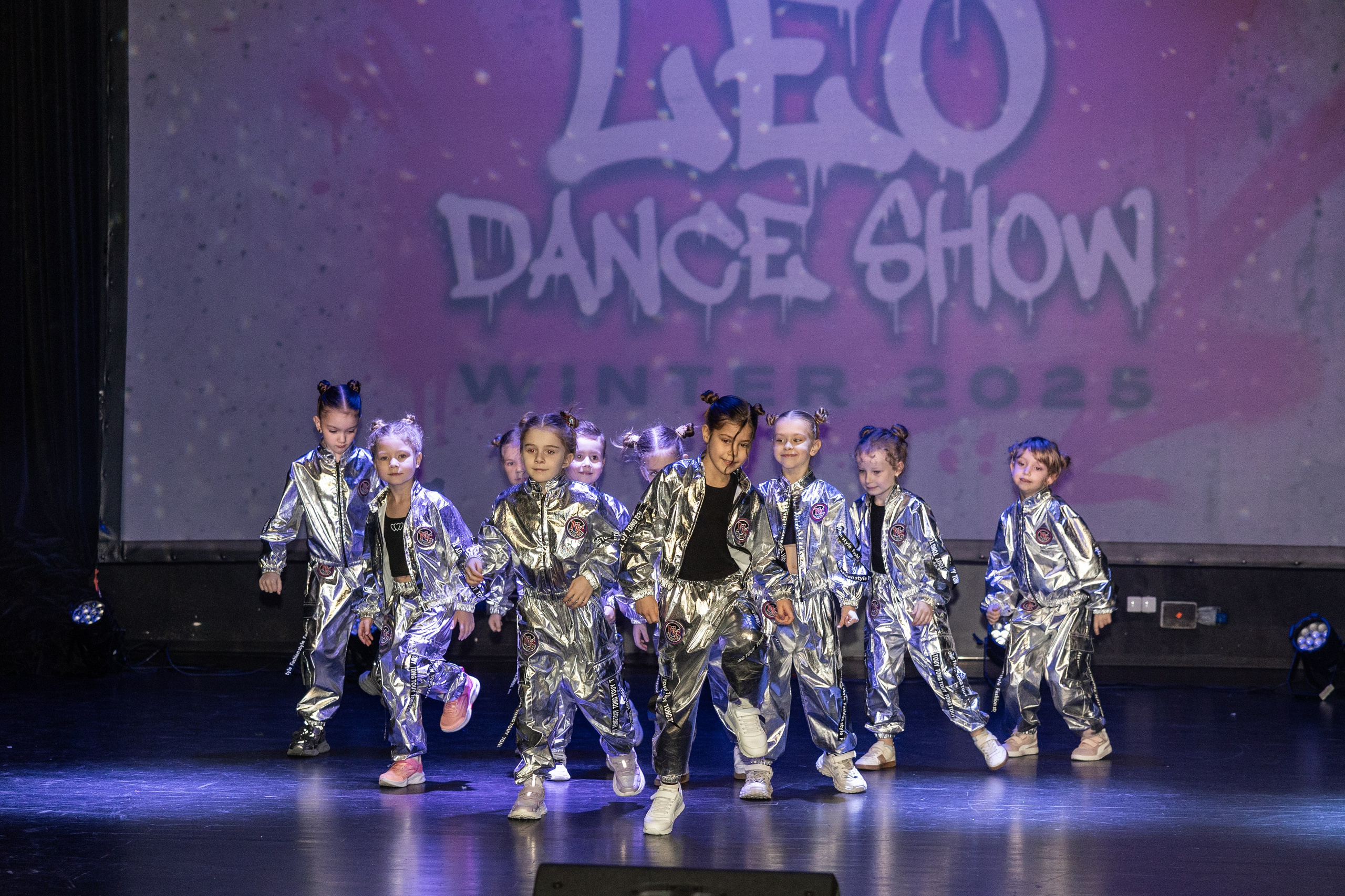 LEO DANCE SHOW WINTER 2025. Семейный и детский фотограф в Варшаве Мила Бобровская