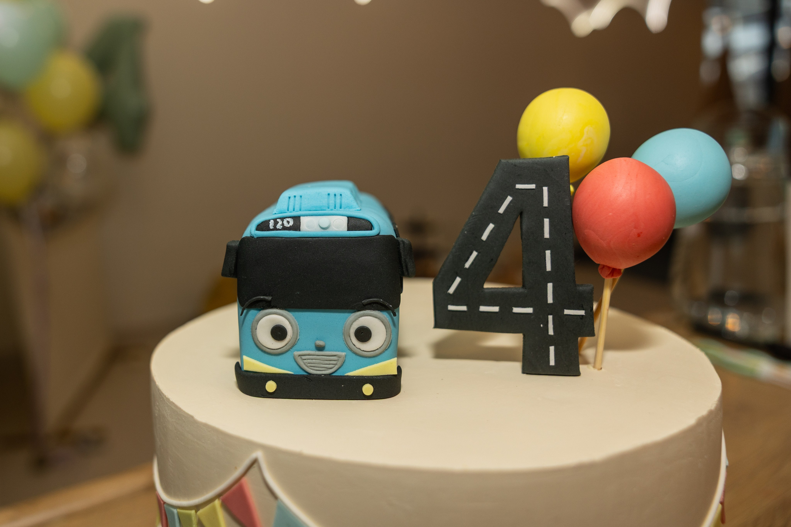 День рождения Артёма 24 января 2026 года. Семейный и детский фотограф в Варшаве Мила Бобровская