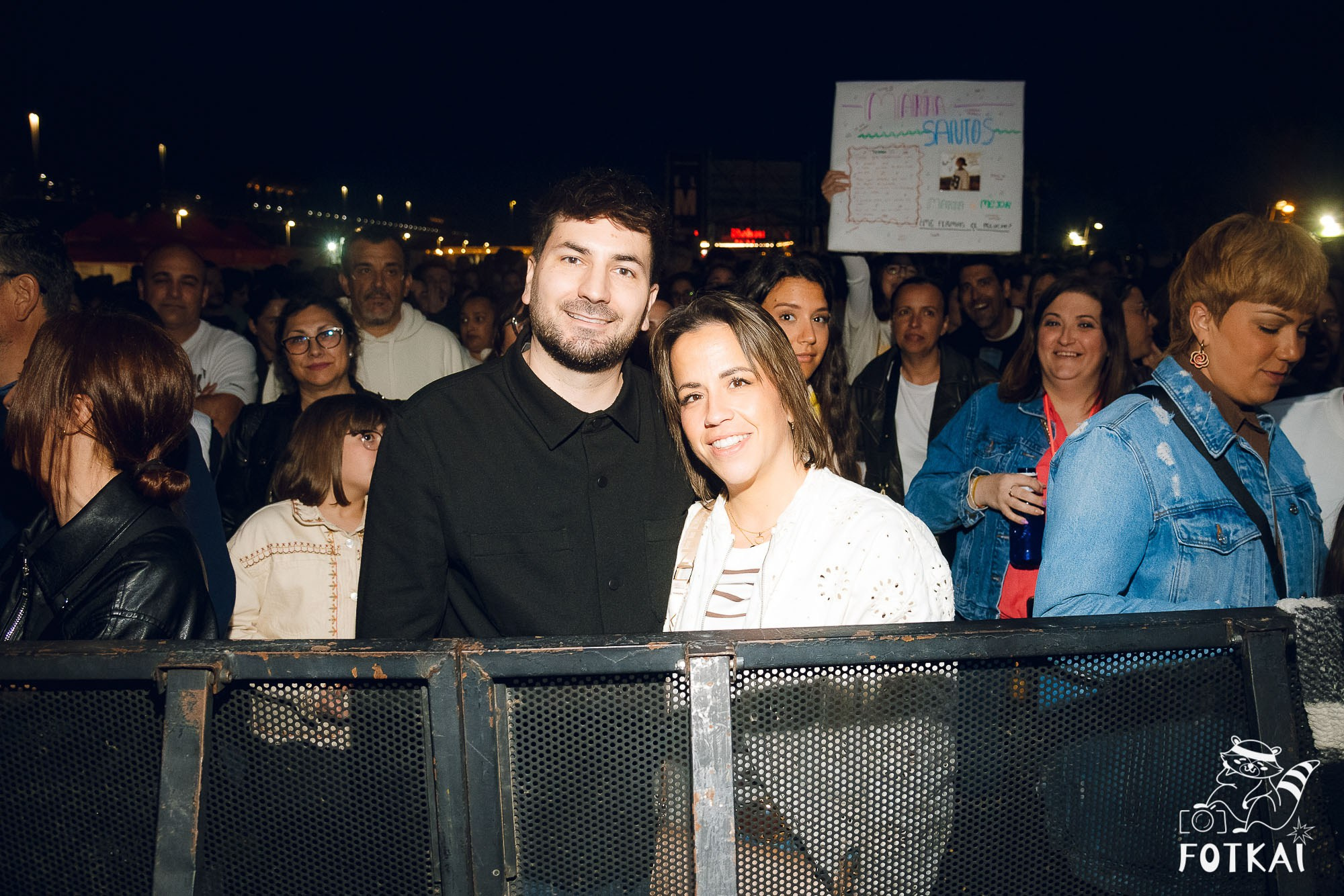 Marta Santos — Fotos del concierto en Alicante 2026: pop flamenco en El Muelle Live | FOTKAI