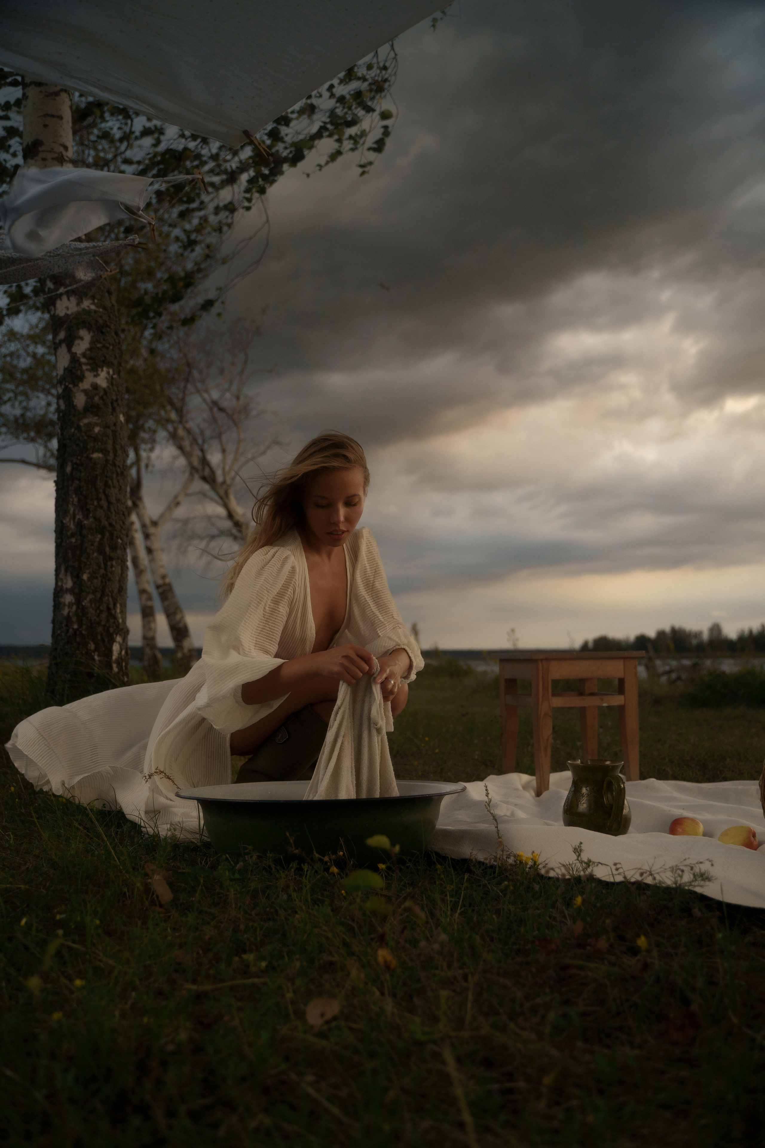 Storm, linen and milk