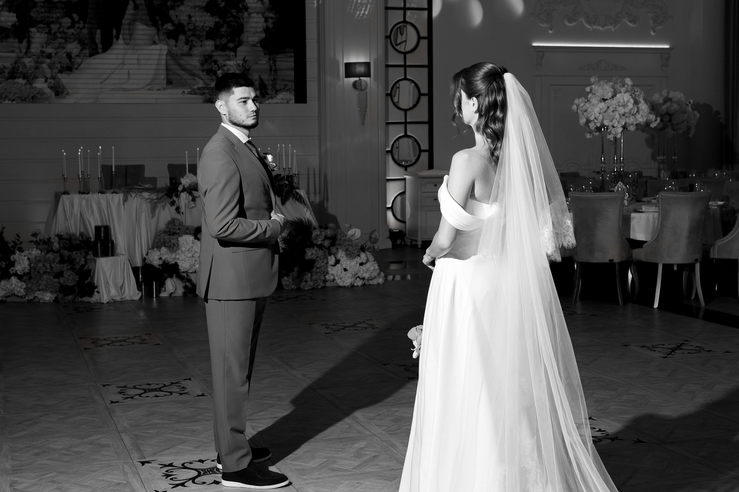 Eugen & Livia — Grand Elysee — Wedding Day. Servicii Foto și Video 067188353